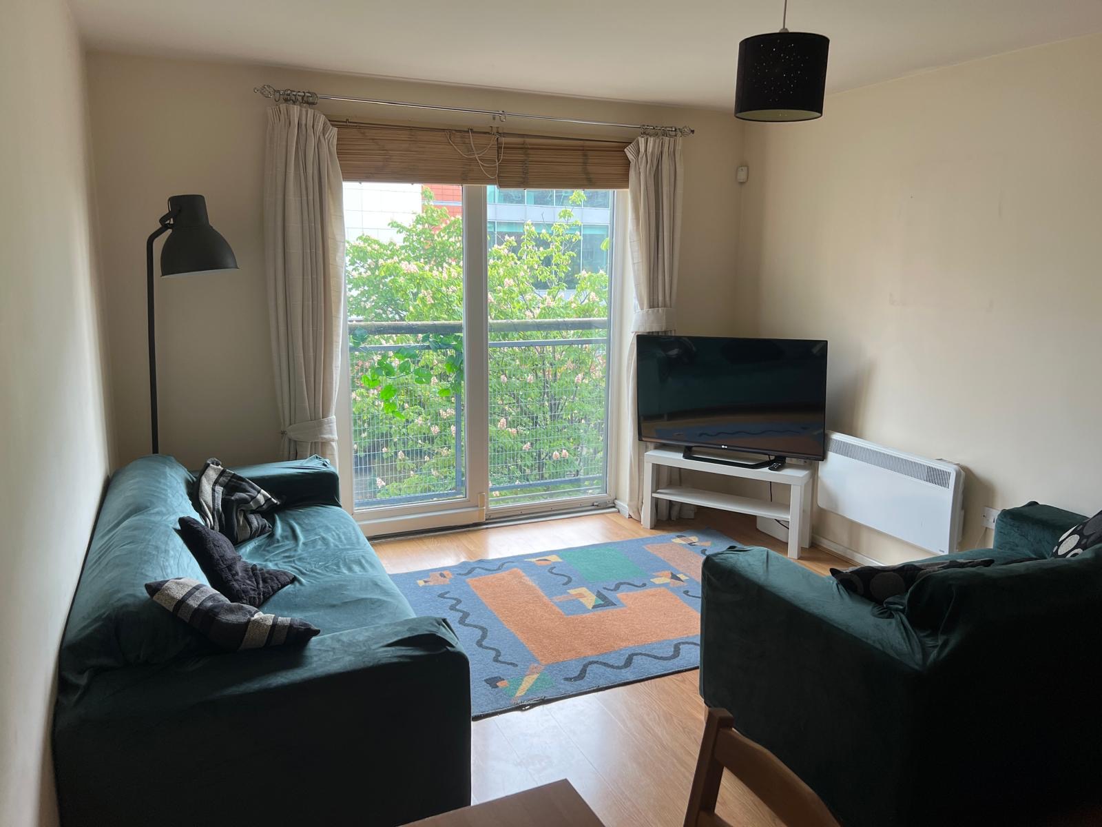 Great 2-Bed Didsbury Apartment with Self Check-in in Chorlton Park, Greater Manchester