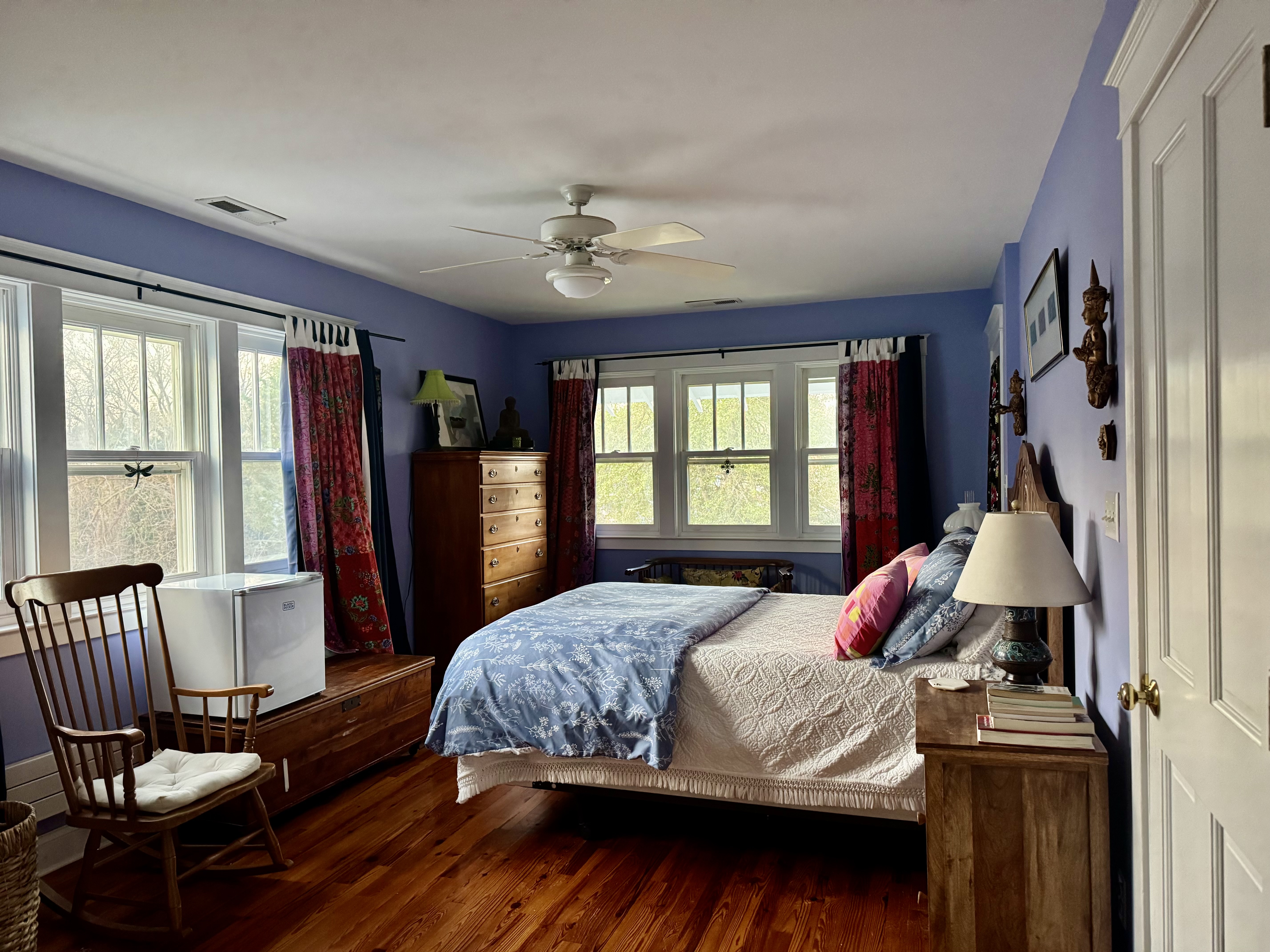 Beautiful Sunny Primary Bedroom Suite w/ Balcony in Spring Valley, Palisades, Wesley Heights, Foxhall Crescent, Foxhall Village, Georgetown Reservoir, Washington Dc