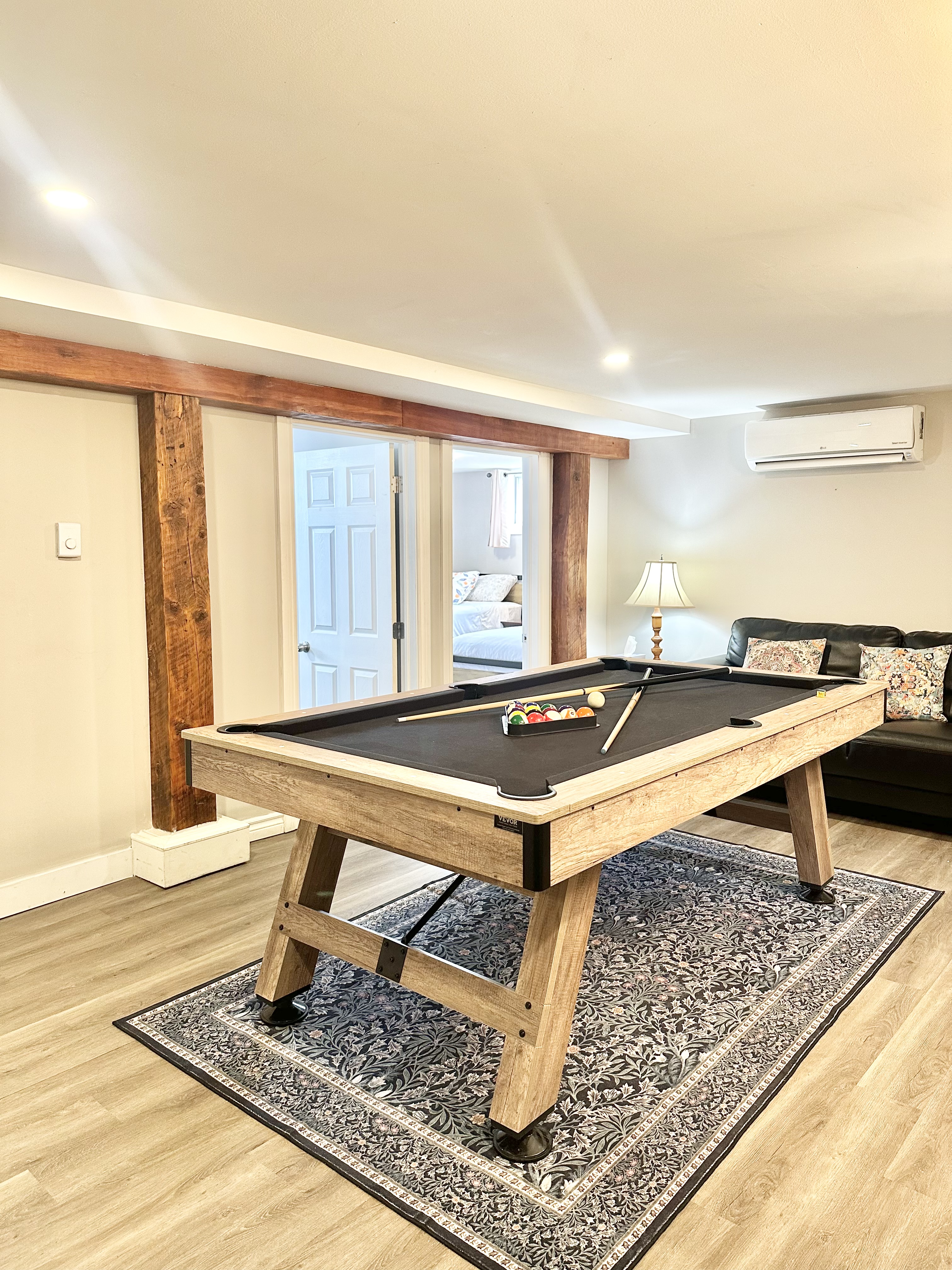 8-Bed Central Location | Clean•Fast Wifi•Parking in Moncton, New Brunswick