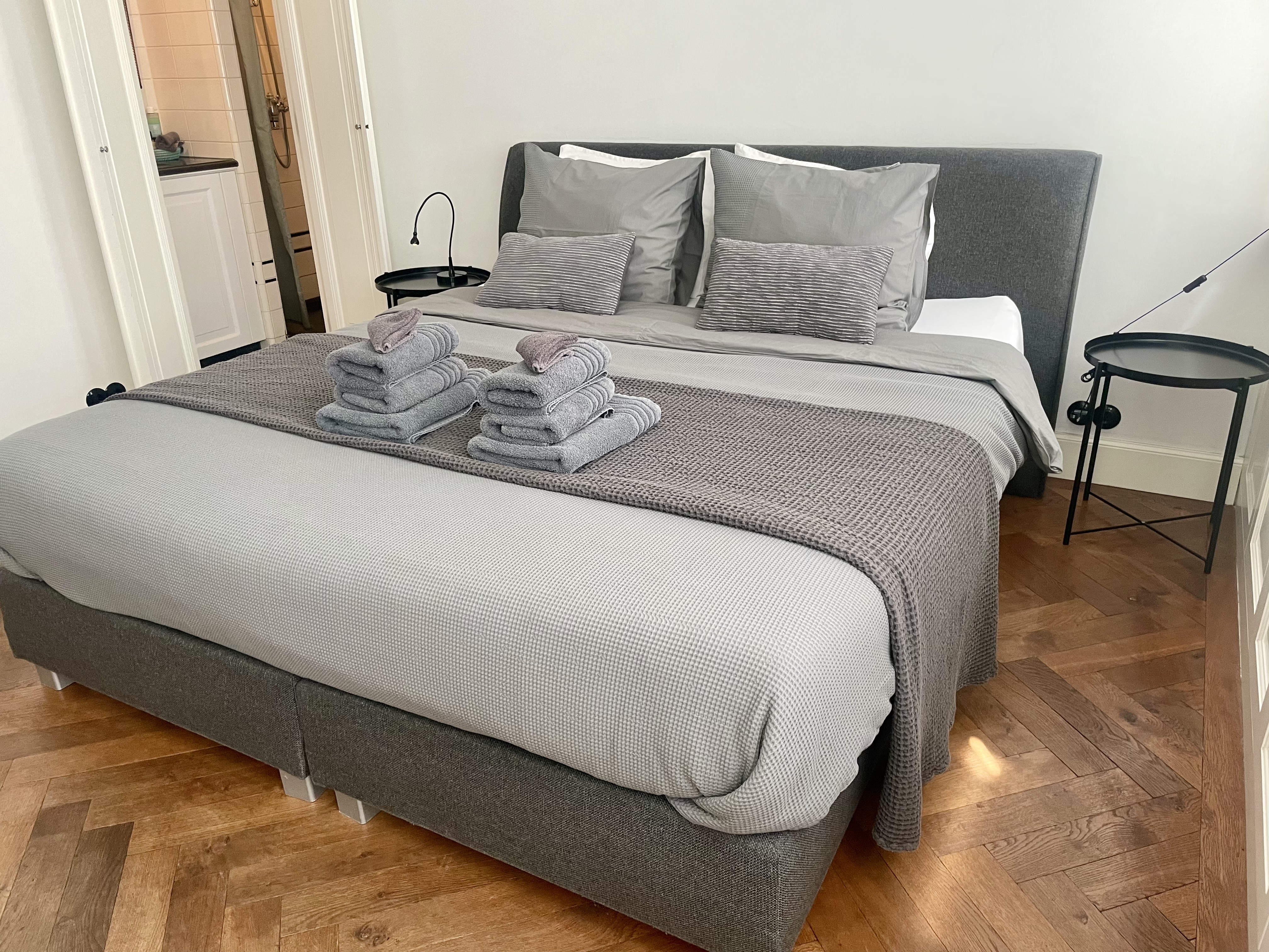 City Centre Room. Private Bathroom. Roof Terrace.