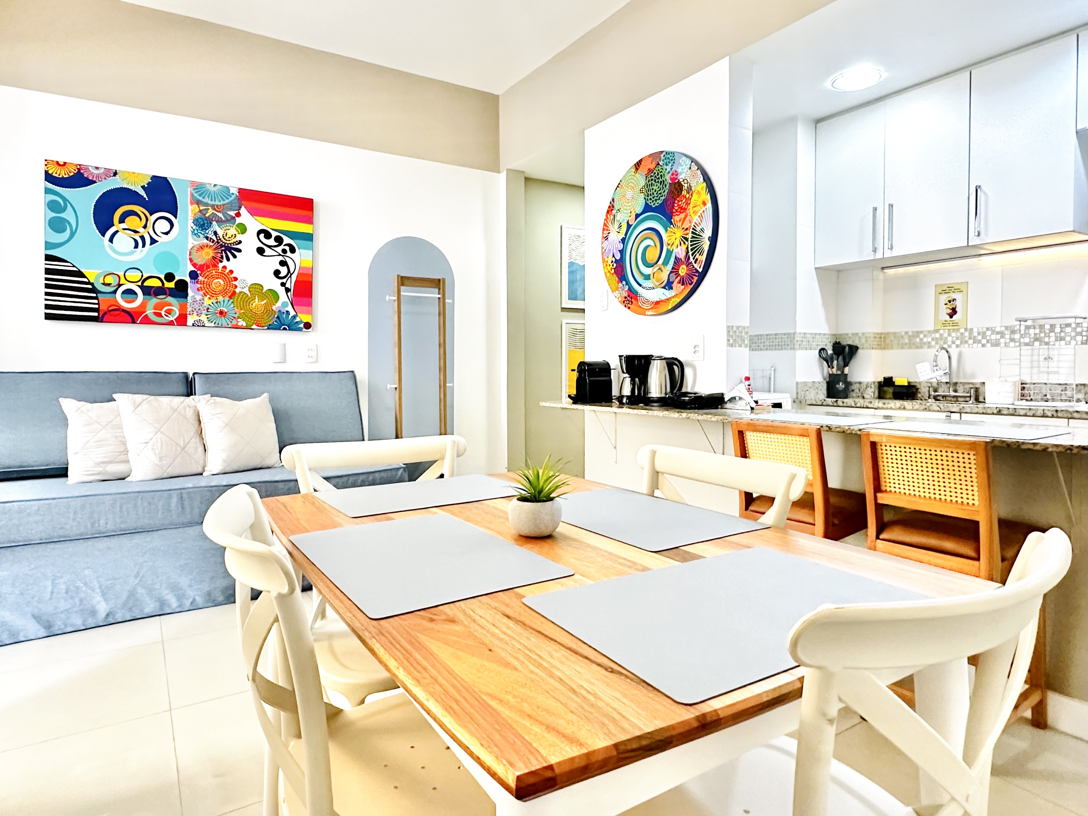 Sunny & spacious apartment in Ipanema/ Arpoador
