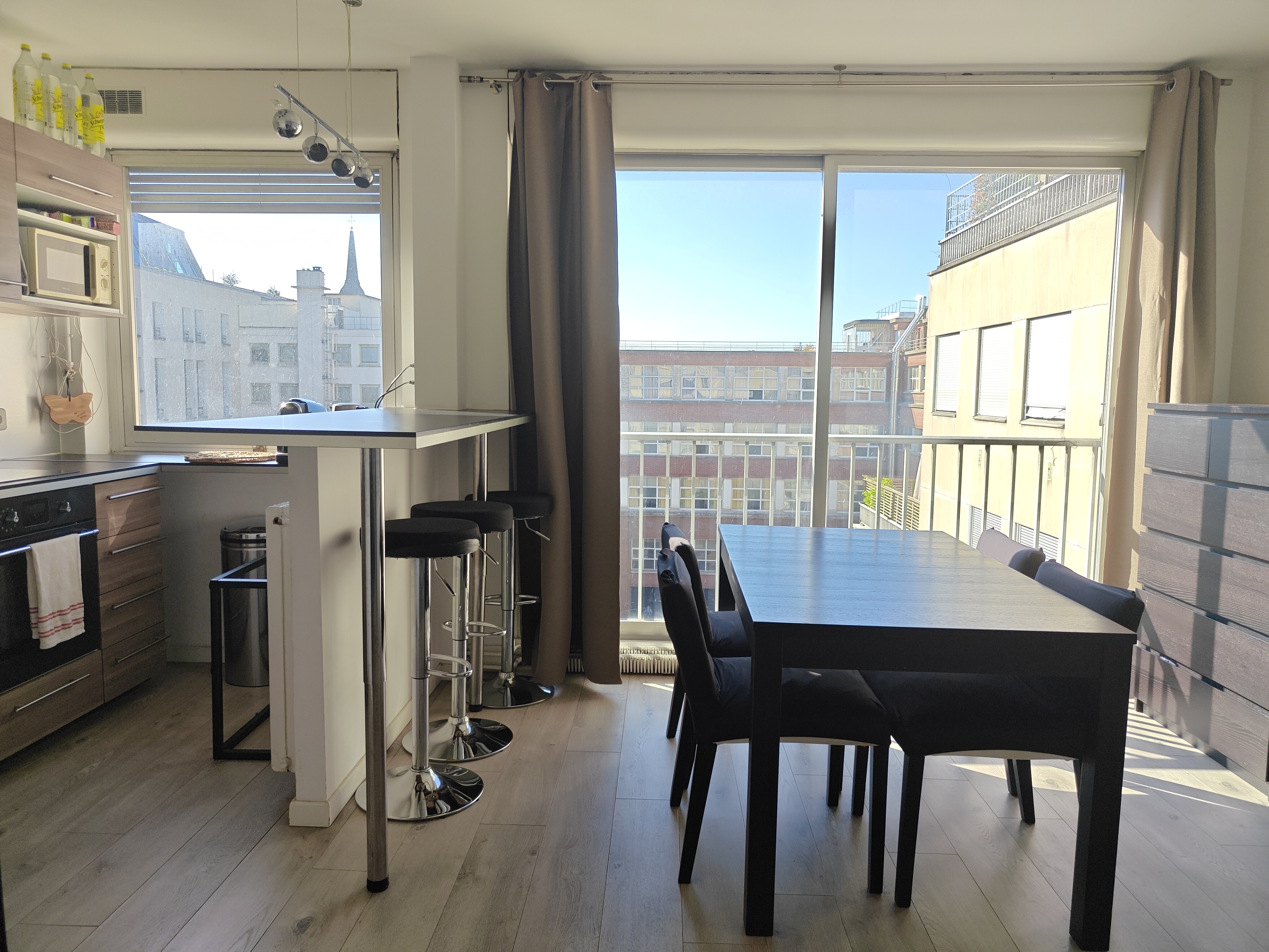 Bright & Quiet Apartment near Champs-Élysées in Batignolles-Monceau, Paris