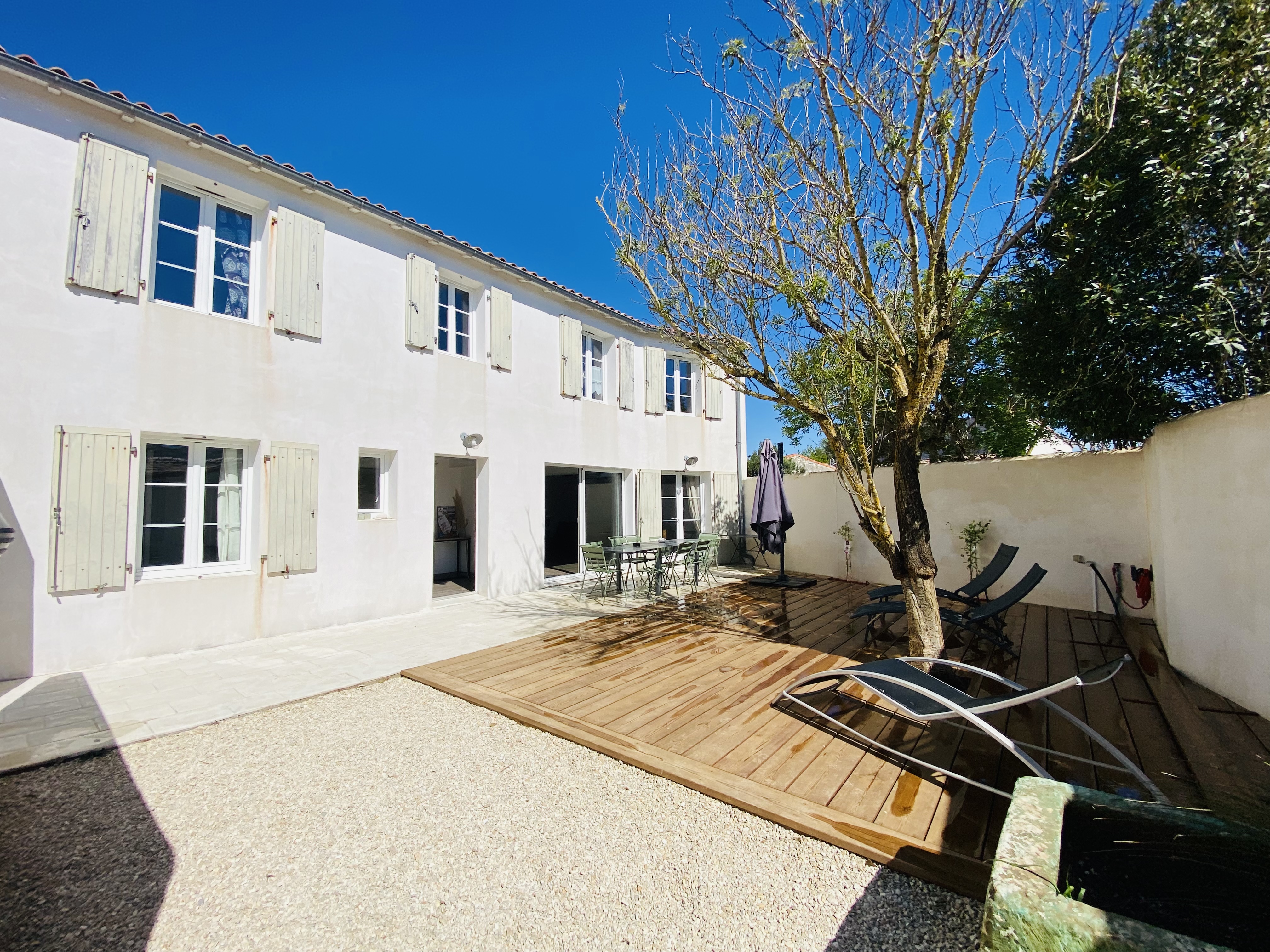 House 8 - 10 people at the heart of the Village