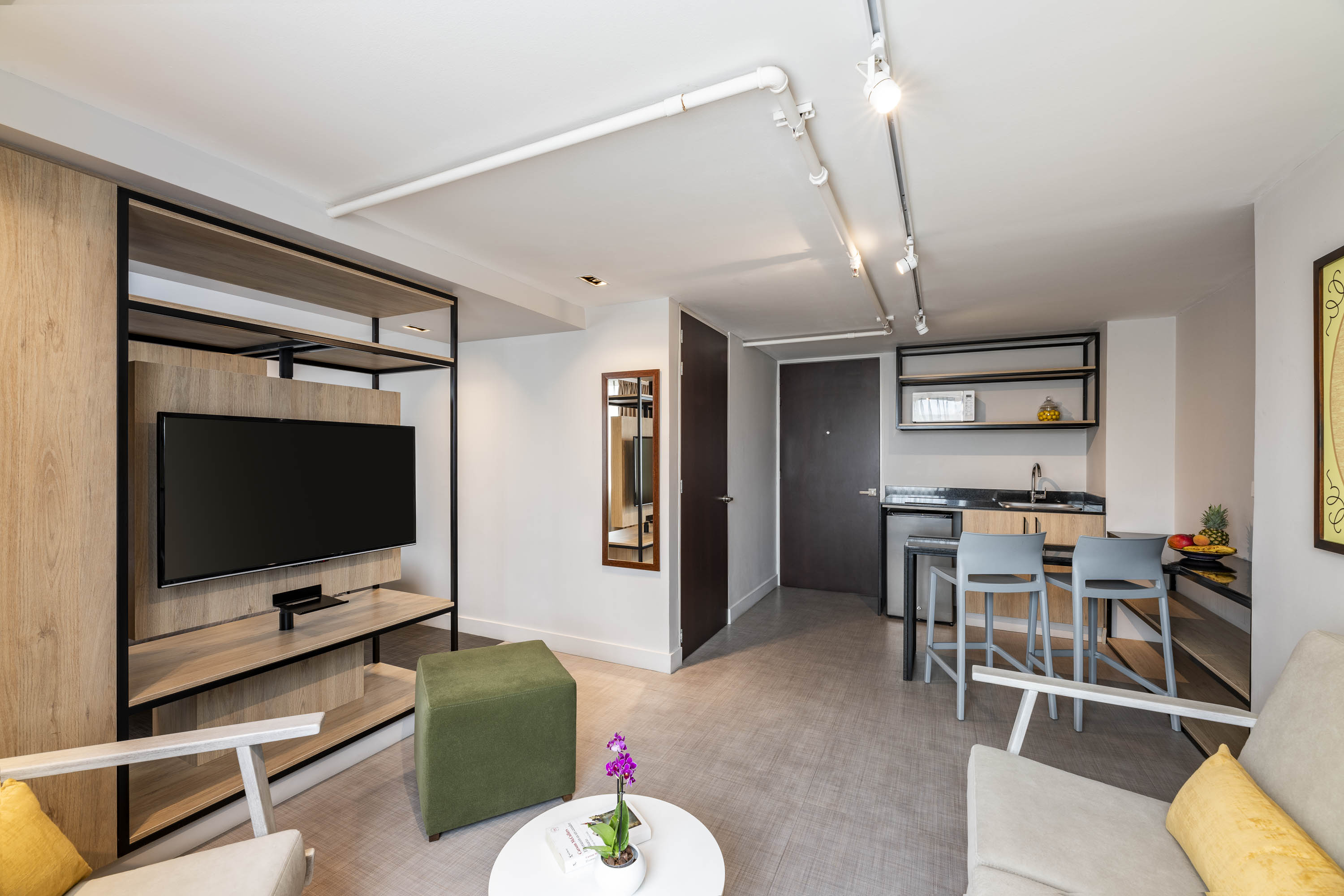 1 BD Apartment - Suites by HVA- 2xWeek Cleaning in Chapinero, Bogotá