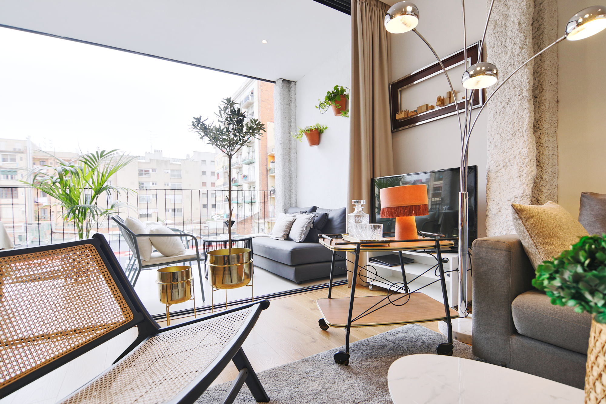 Serviced Boutique Apartment with Private Balcony