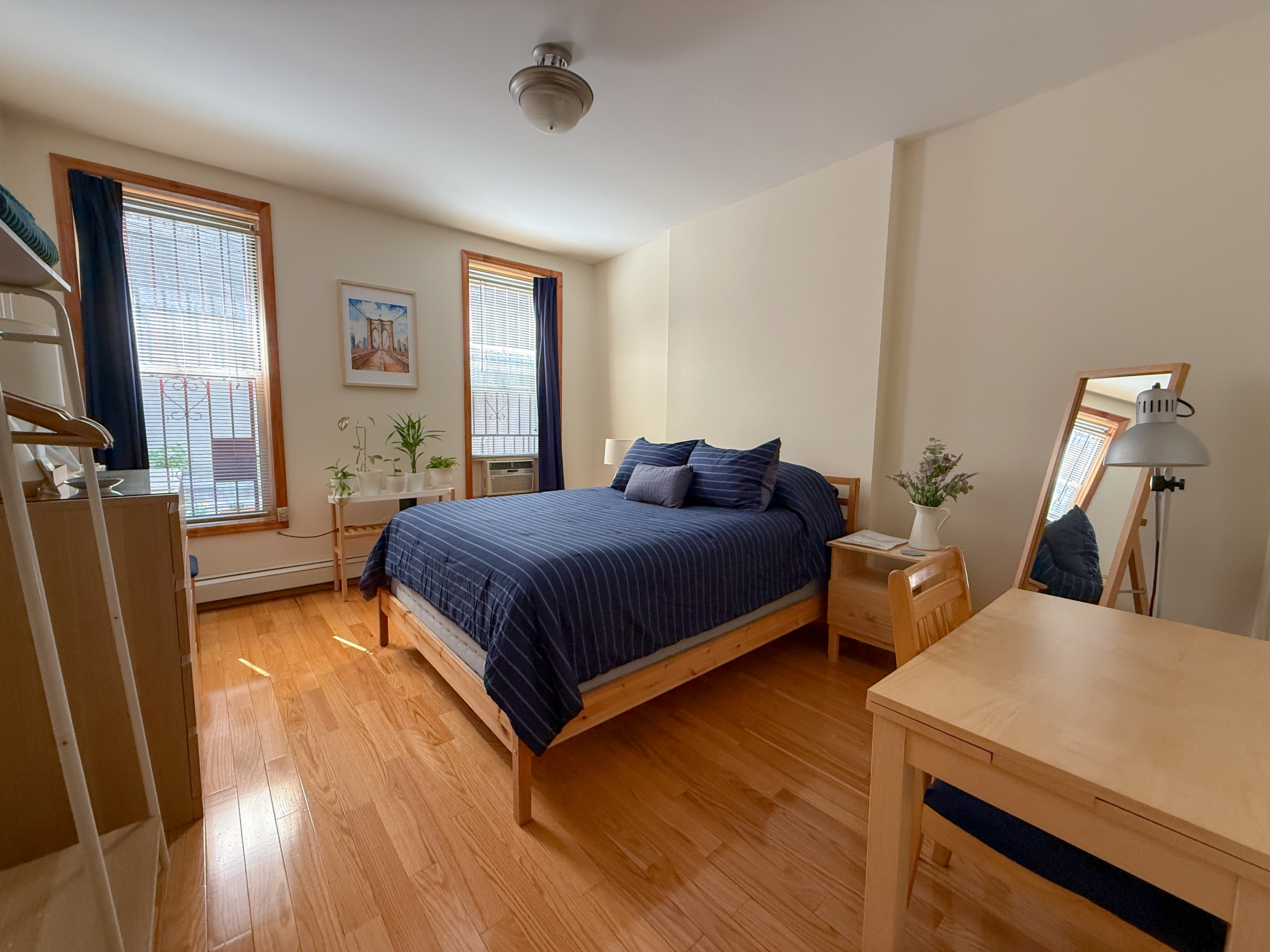 Super Convenient Park Slope Room (subway - 2 min.)