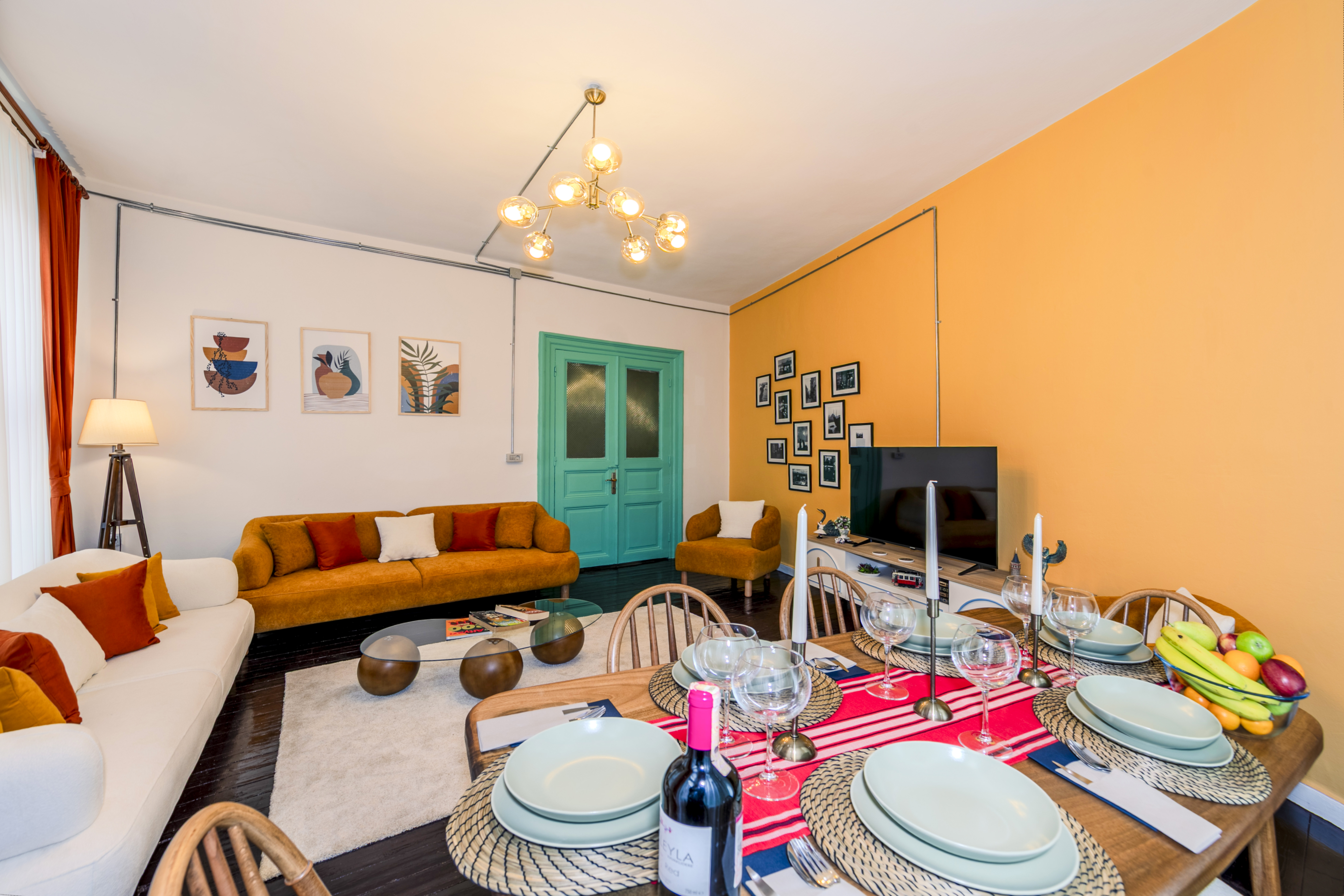 Modern 3BR Flat w/3ACs &1.5 Baths -Steps to Galata