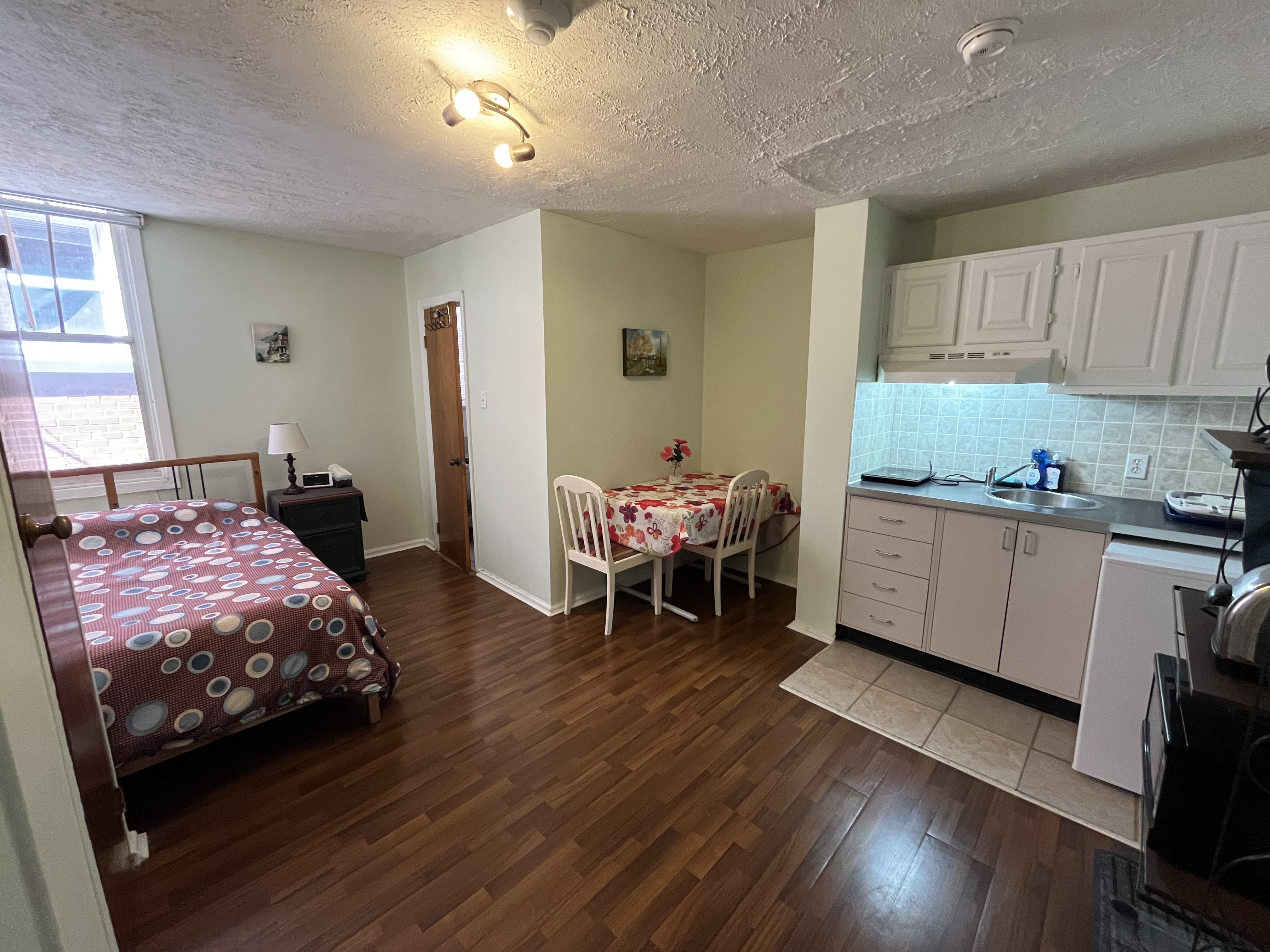 Charming studio in Montreal, near all amenities in Ville-Marie, Montreal
