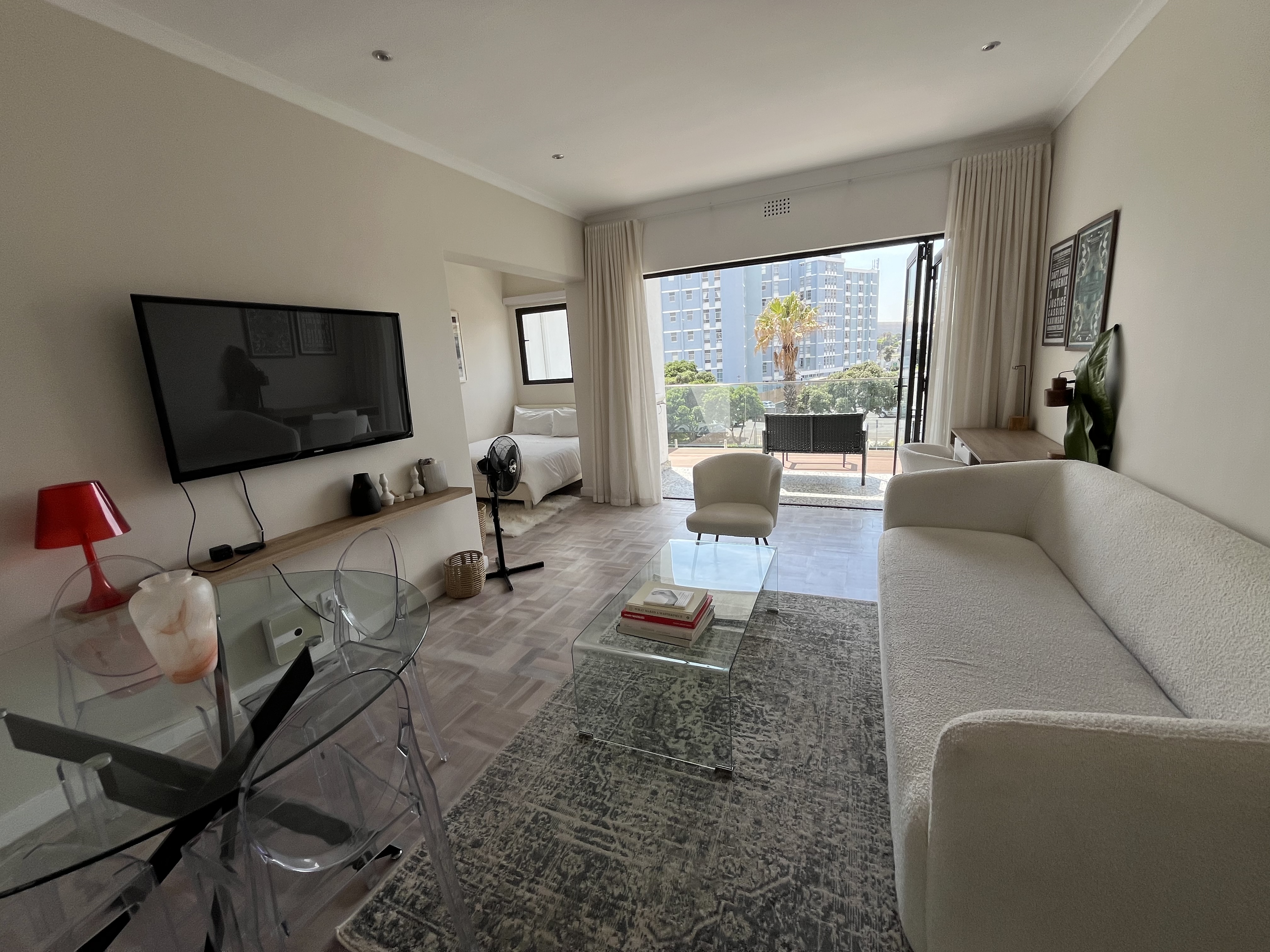 Three Anchor Bay Bachelor Apartment in Ward 115, Cape Town