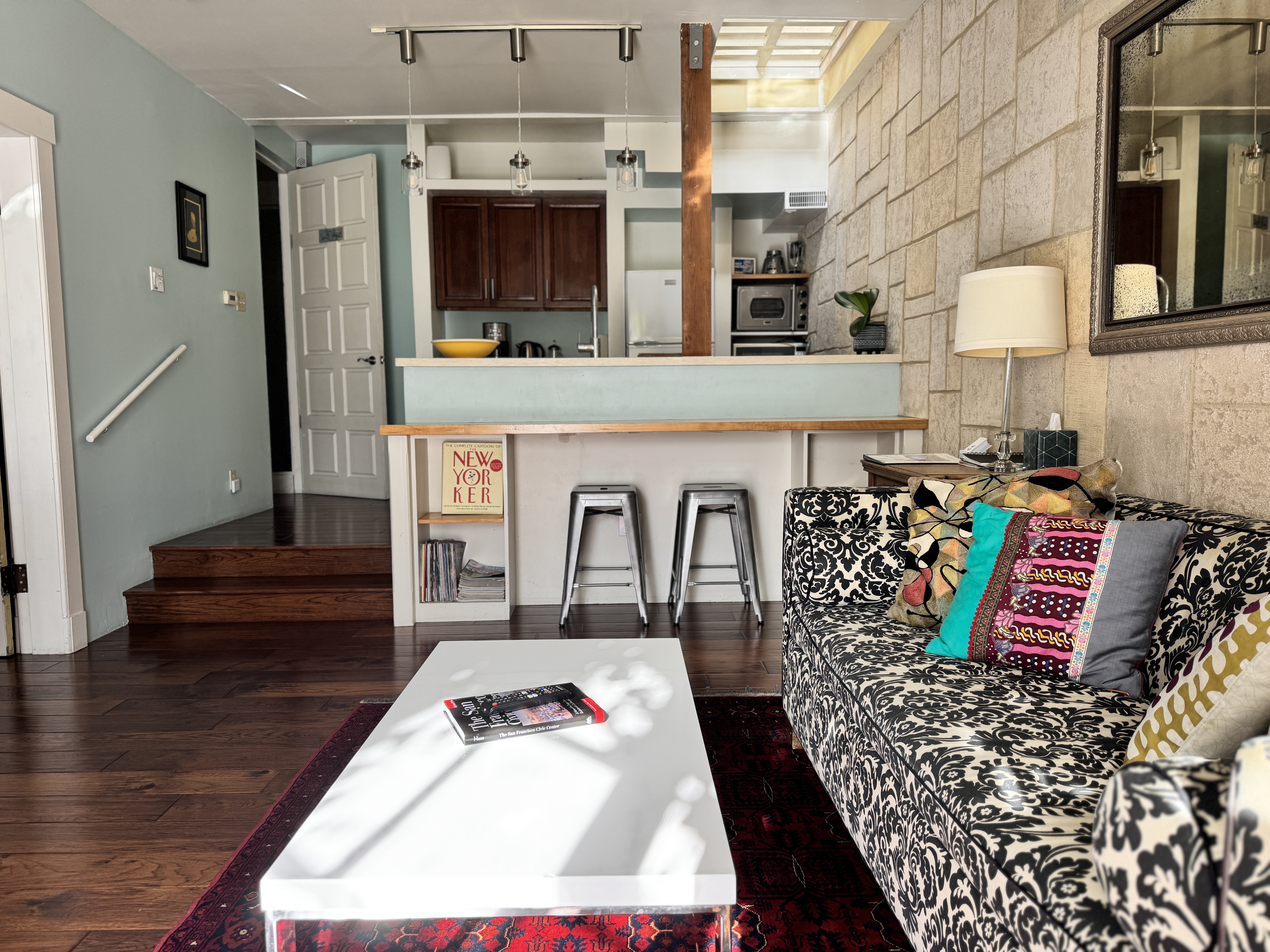 Garden suite w/ patio & pvt entrance