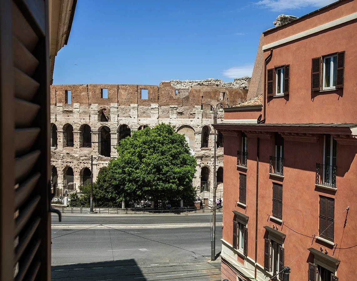 Aurora al Colosseo