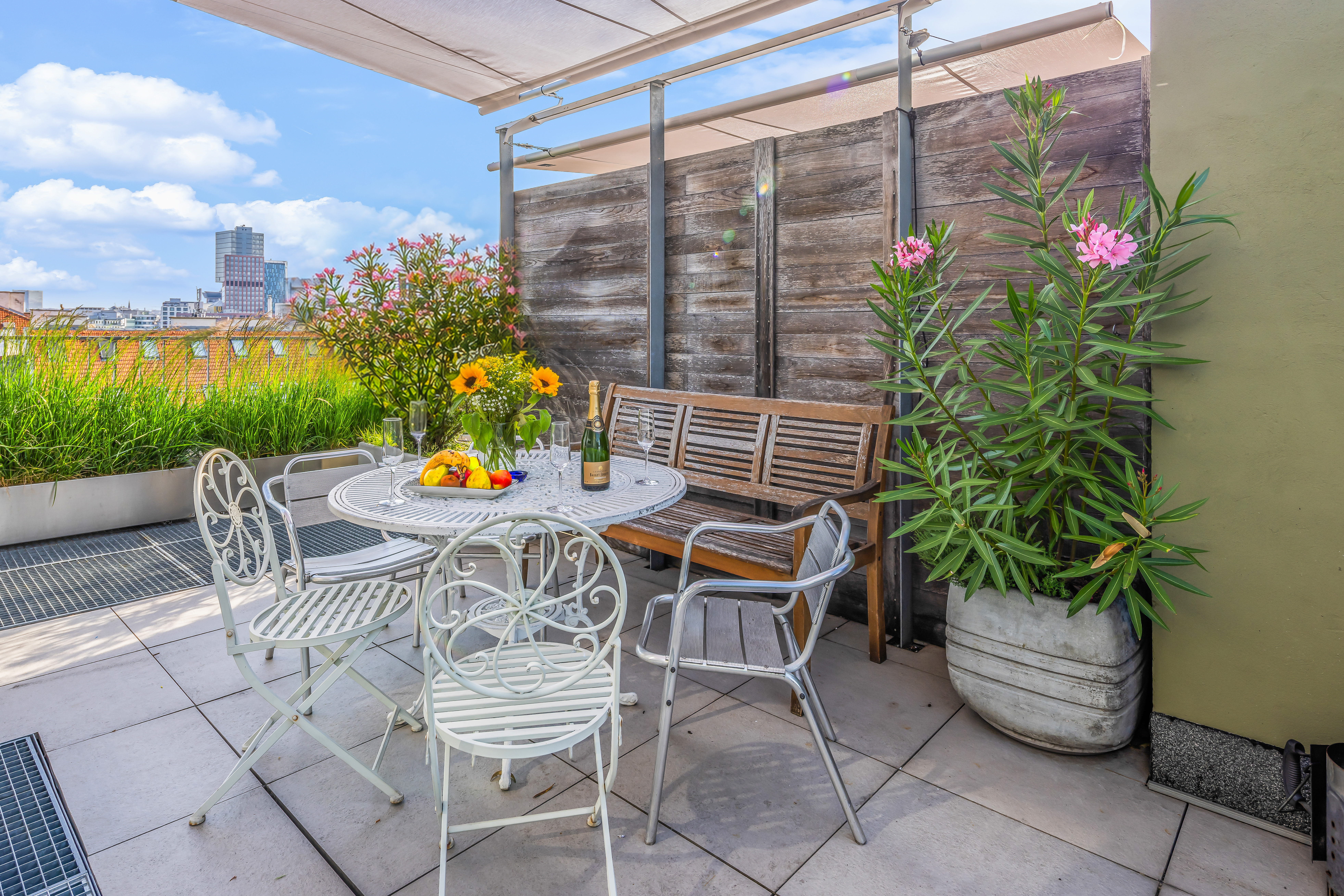 Panoramic city view, Loft next to city centre 2