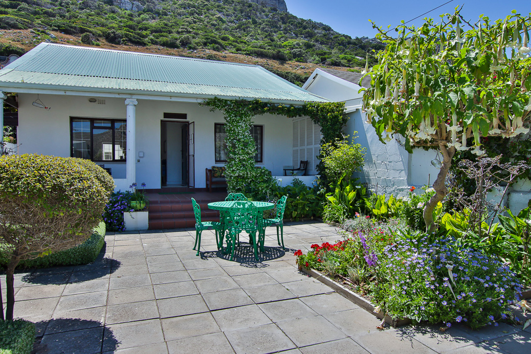 1920s Cape Town beach cottage, Clovelly/Kalk Bay in Ward 64, Cape Town