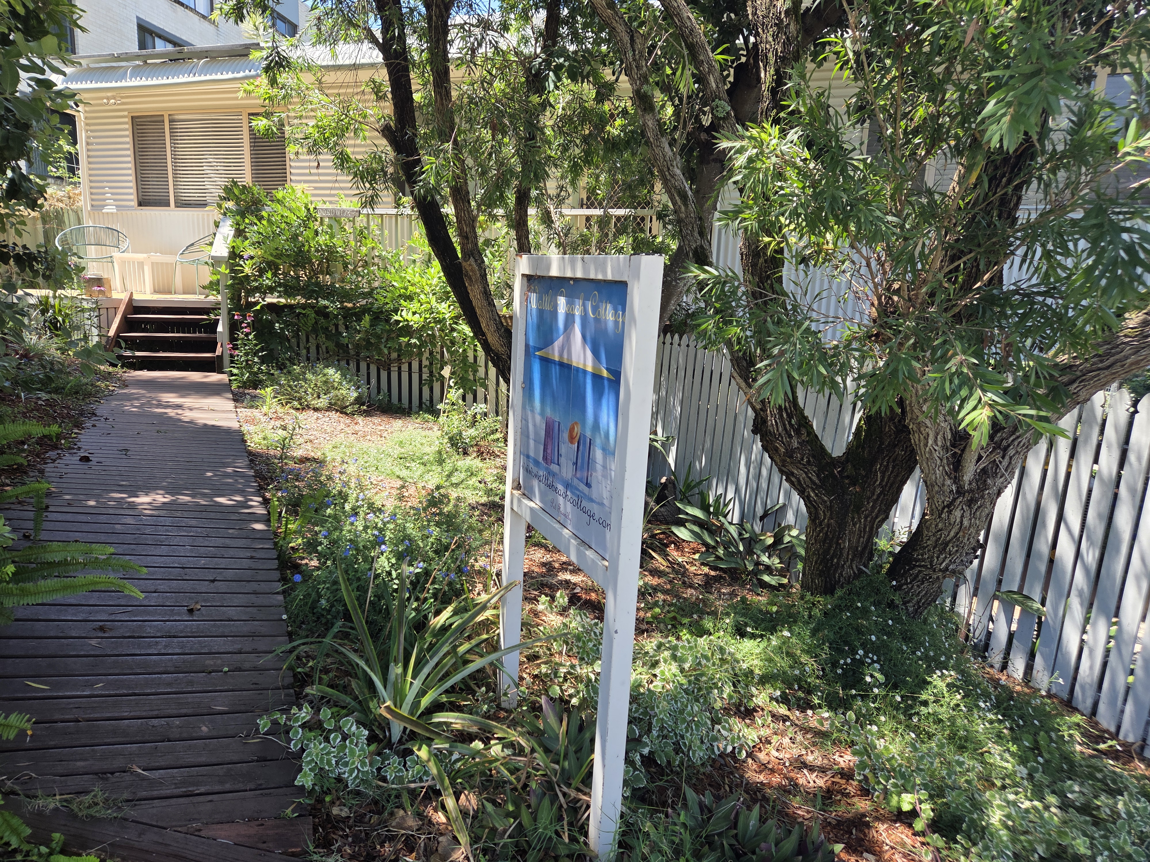 Wattle Beach Cottage, Pet Friendly Beach Retreat in Port Macquarie-Hastings, Mid North Coast