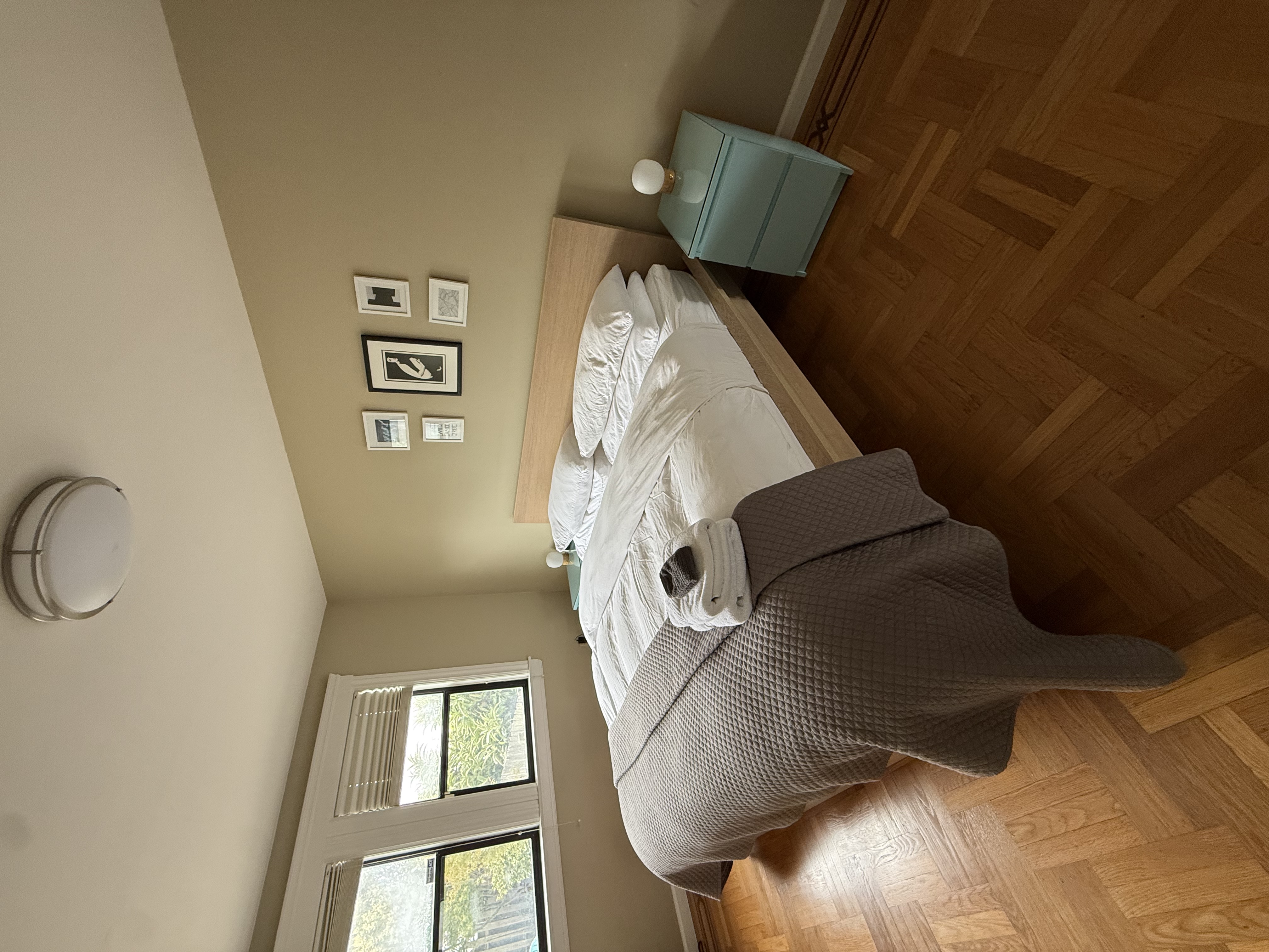 Modern Sunset Suite (+King bed) by GG Park