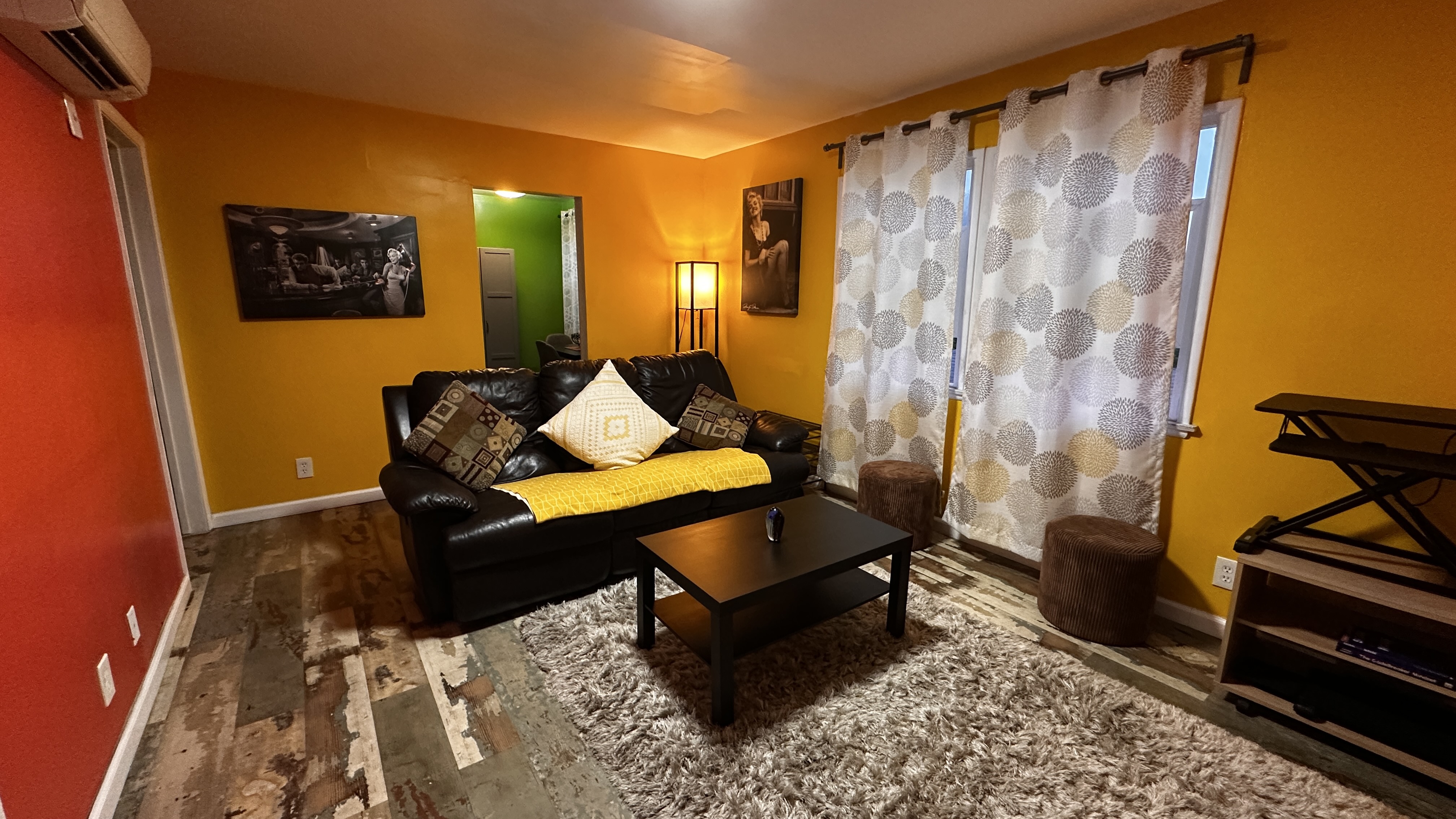 2BR Near Cedars, Kaiser, UCLA | Parking + Yard, AC in View Park-Windsor Hills, Los Angeles