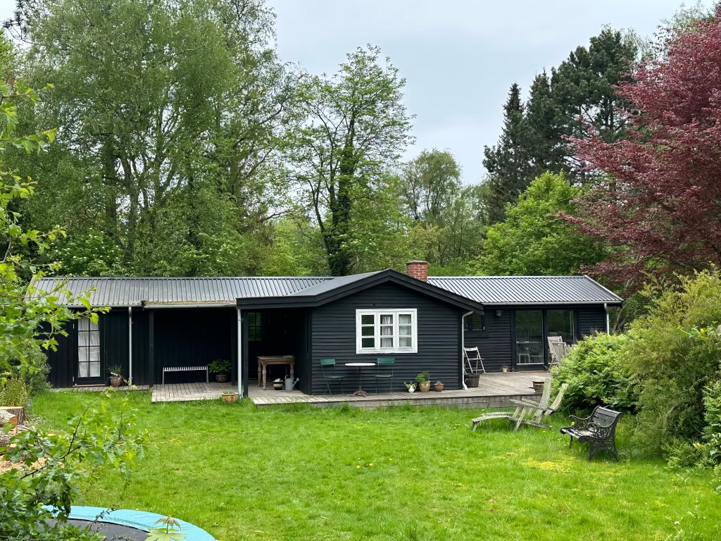 Lovely cottage, nature plot, 300m to beach
