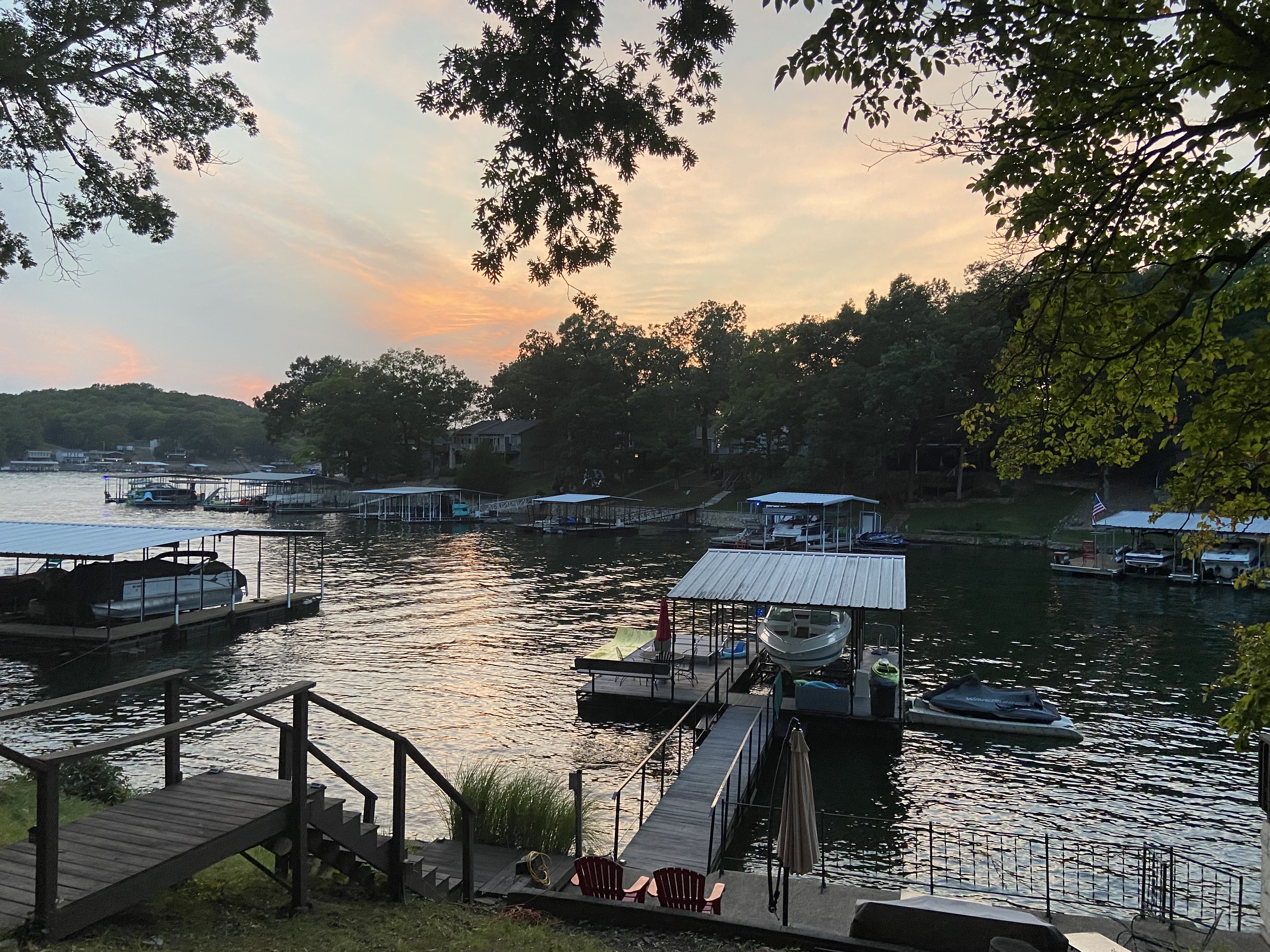 Clean, Modern Lakefront 4BR/2BA Home on 7MM