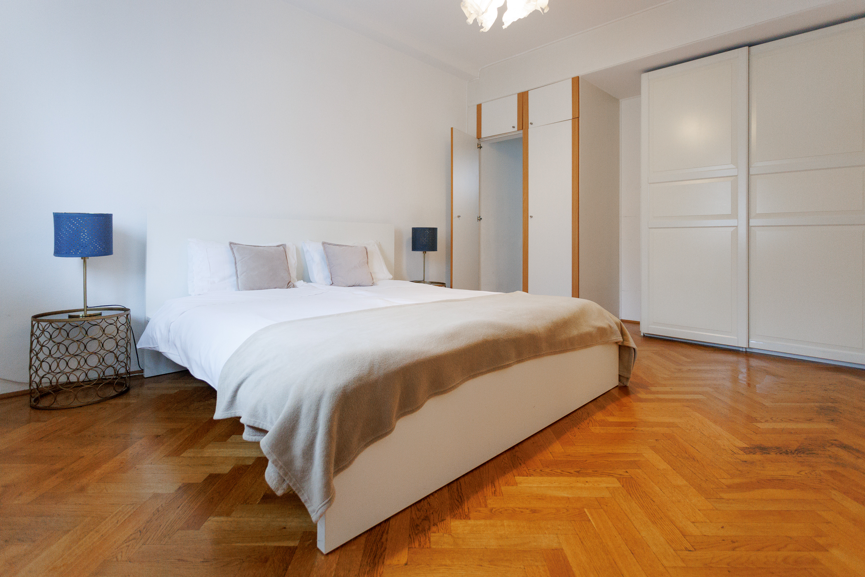 Suite in the middle of the vibrating city center!
