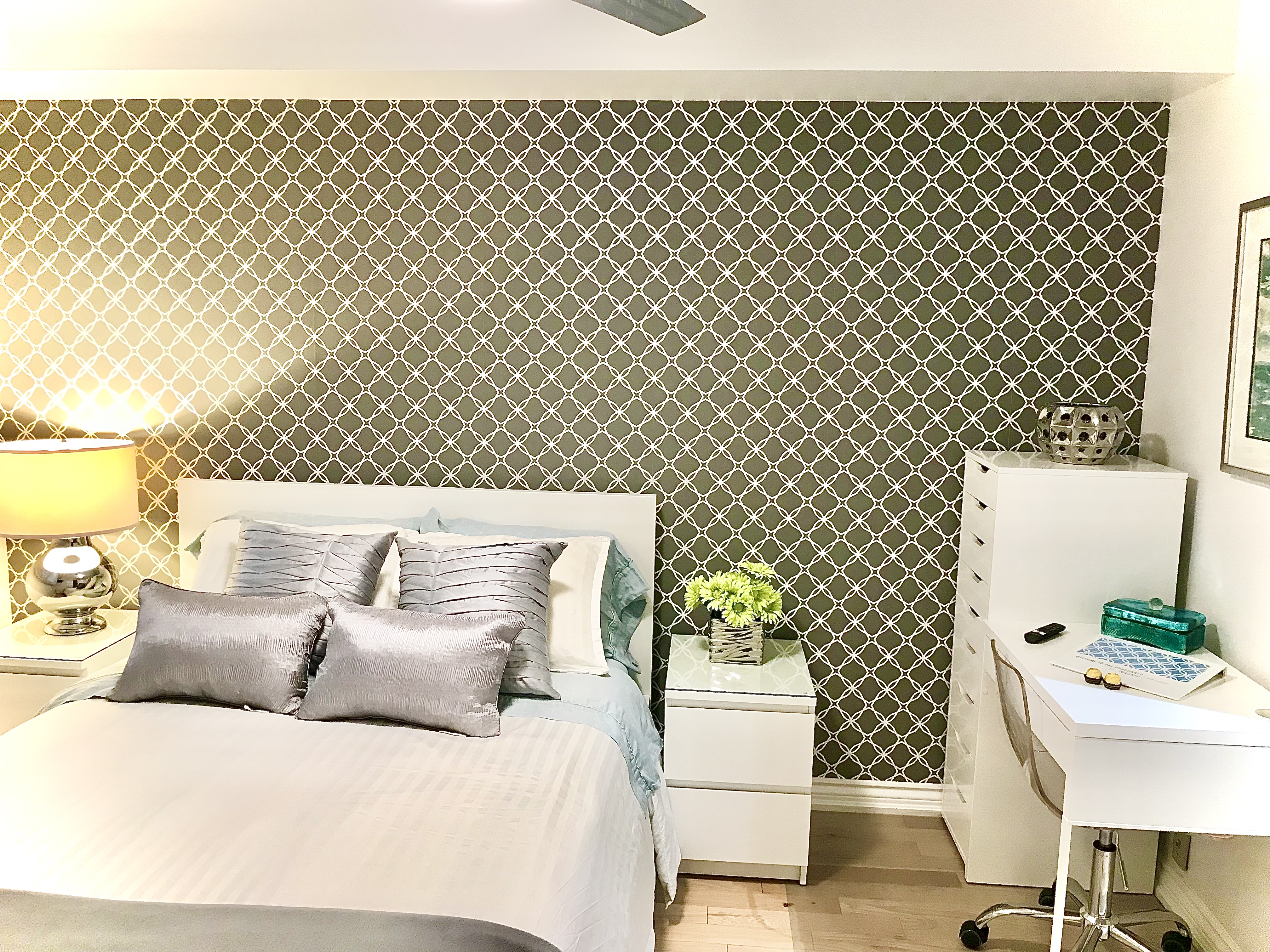 Downtown Beautiful Bed. w/ Priv. En Suite Bathroom