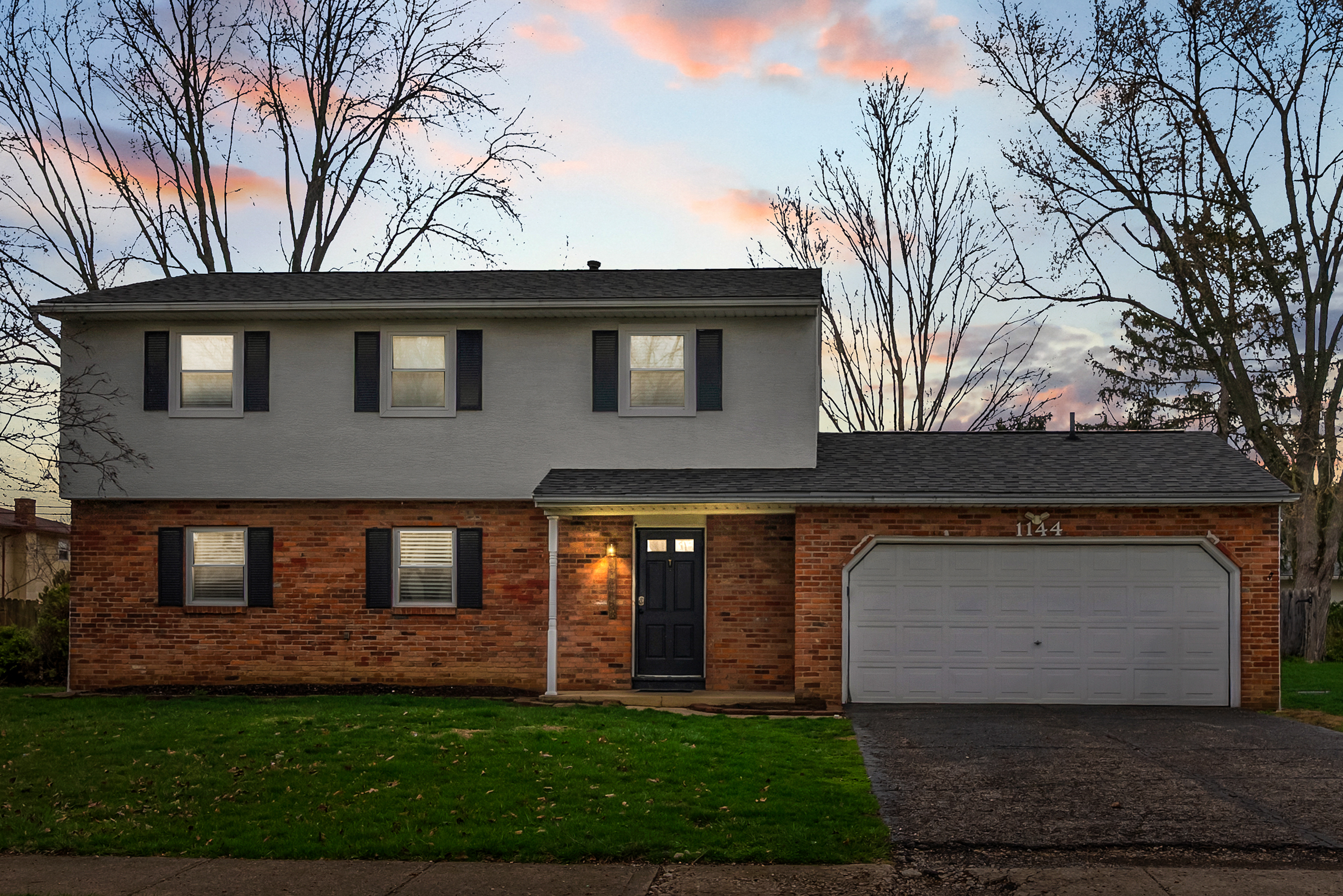 Huge 4 BED/2.5 BA home w/ big back yard and deck!! in Northland, Columbus