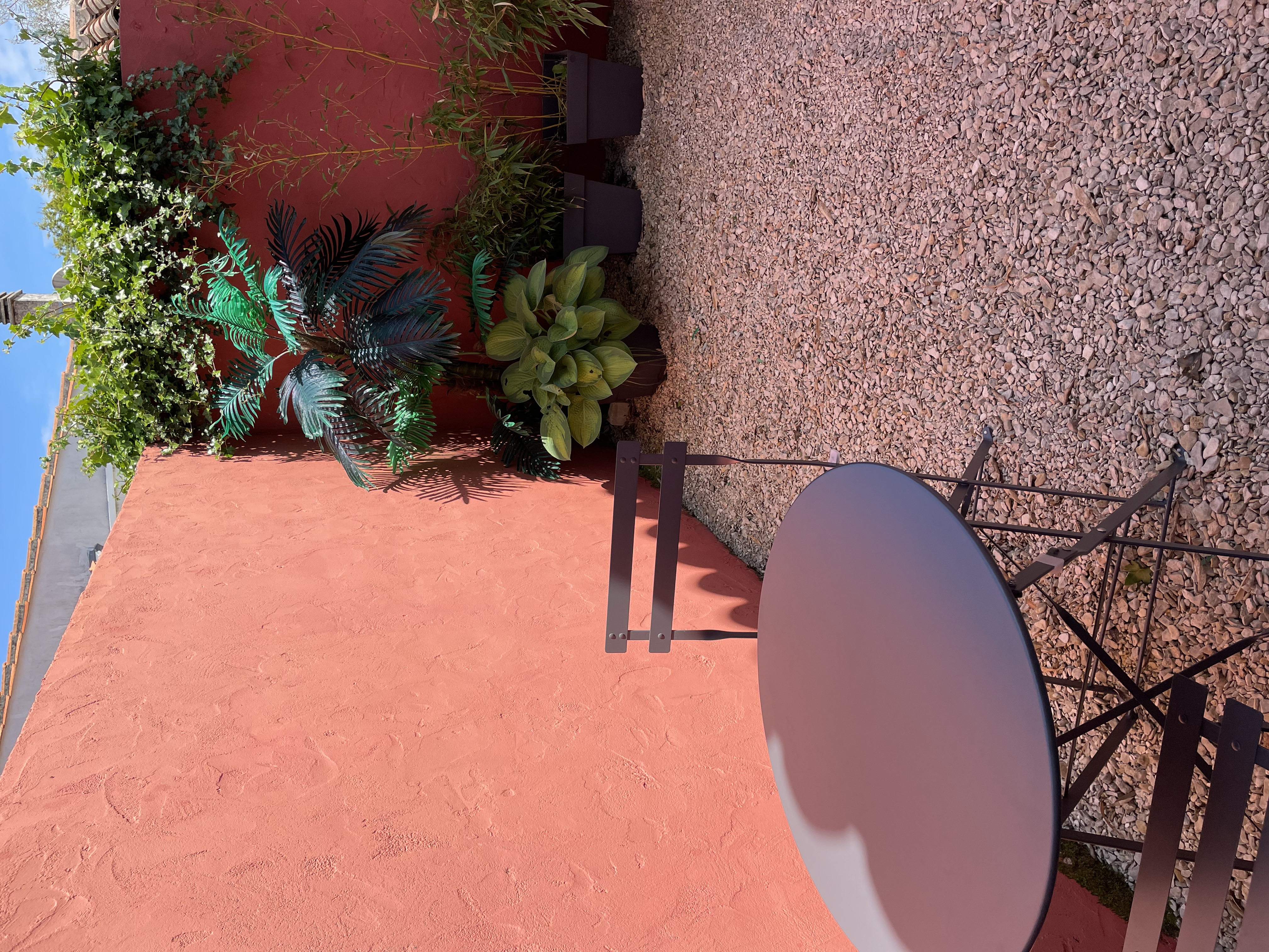 Gite le Coube 2 pers with courtyard