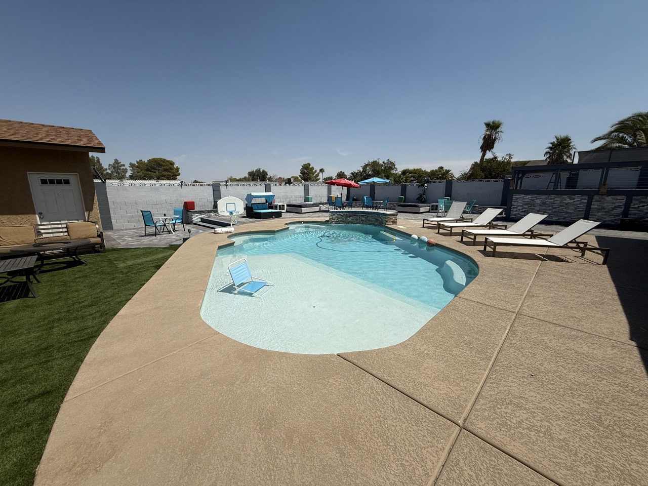 Sinatra Theme 6 bedroom 12 beds Pool & Game Room in City of Henderson, Clark County Nv