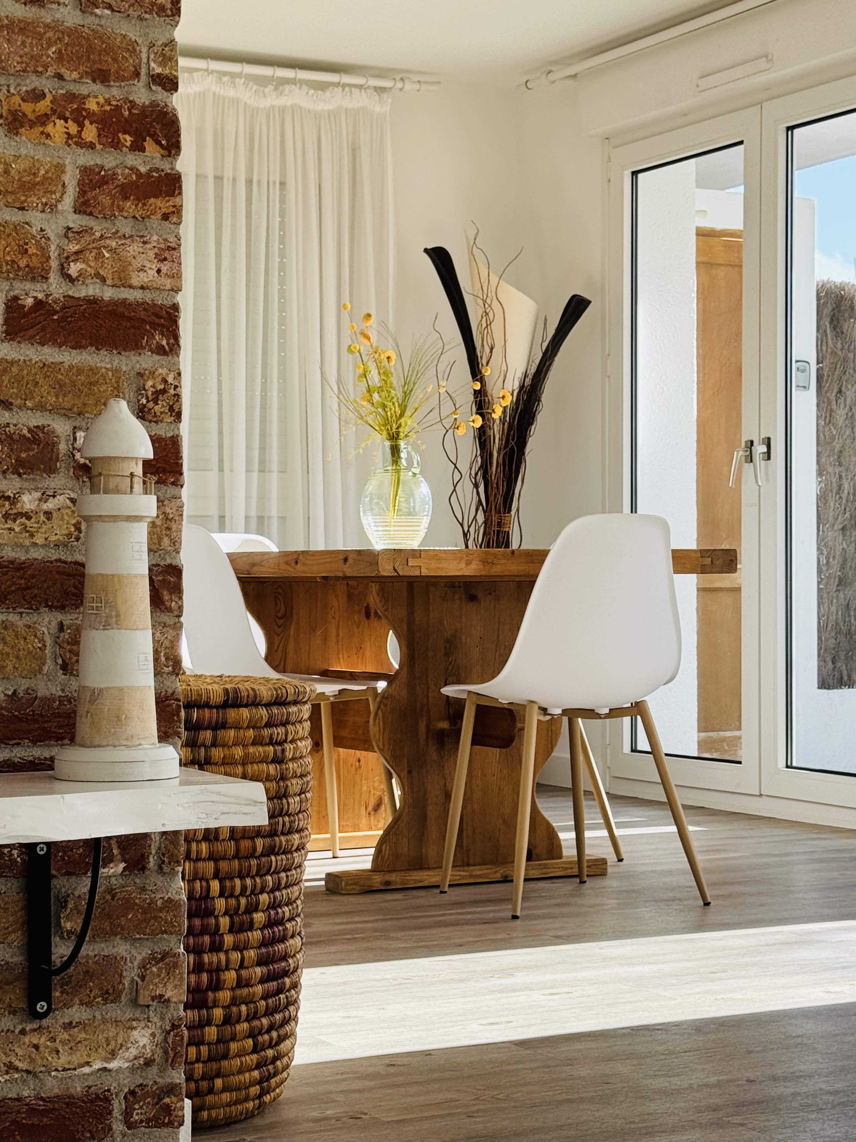 Beautiful apartment on the garden floor 100m from the beaches