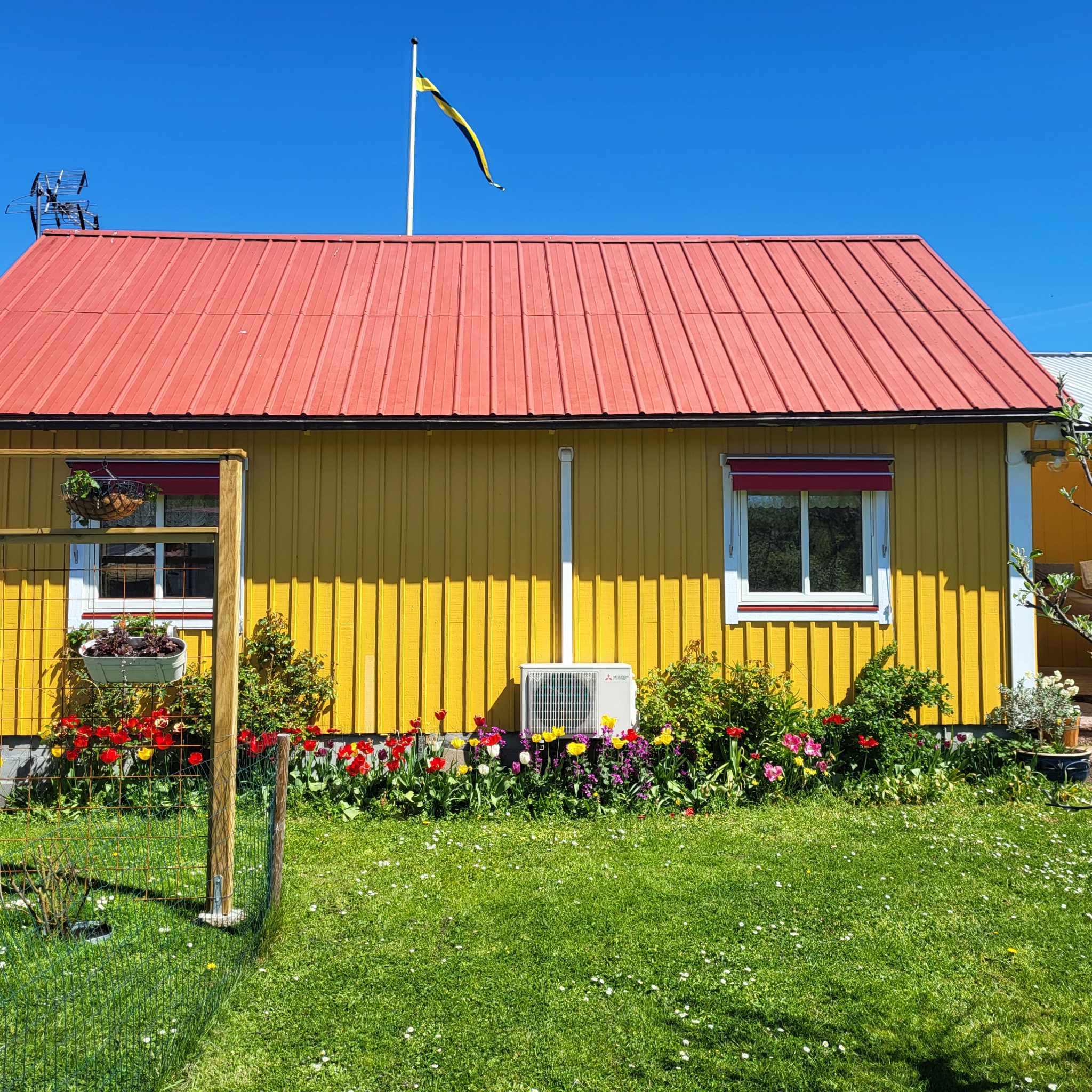 Fresh Cabin 42 sqm central Borgholm with patio