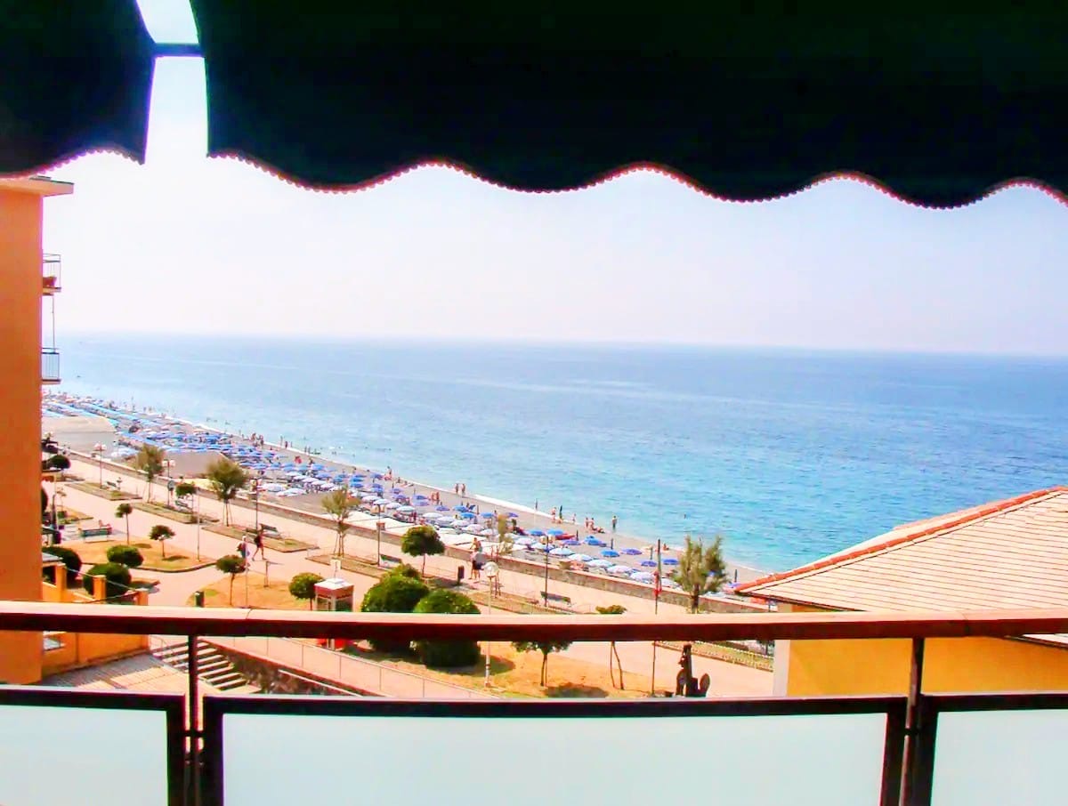 Amazing apartment near to the beach * CASA TANI’ *
