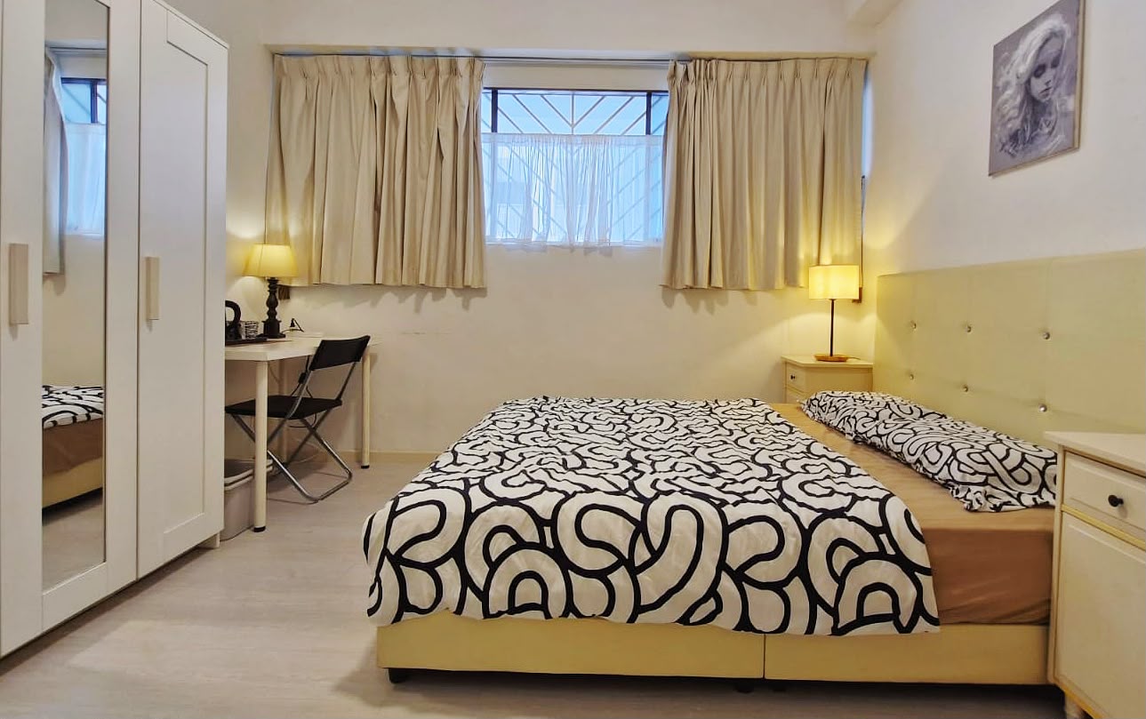 Exclusive Ladies-Only in Citycenter w/bathroom
