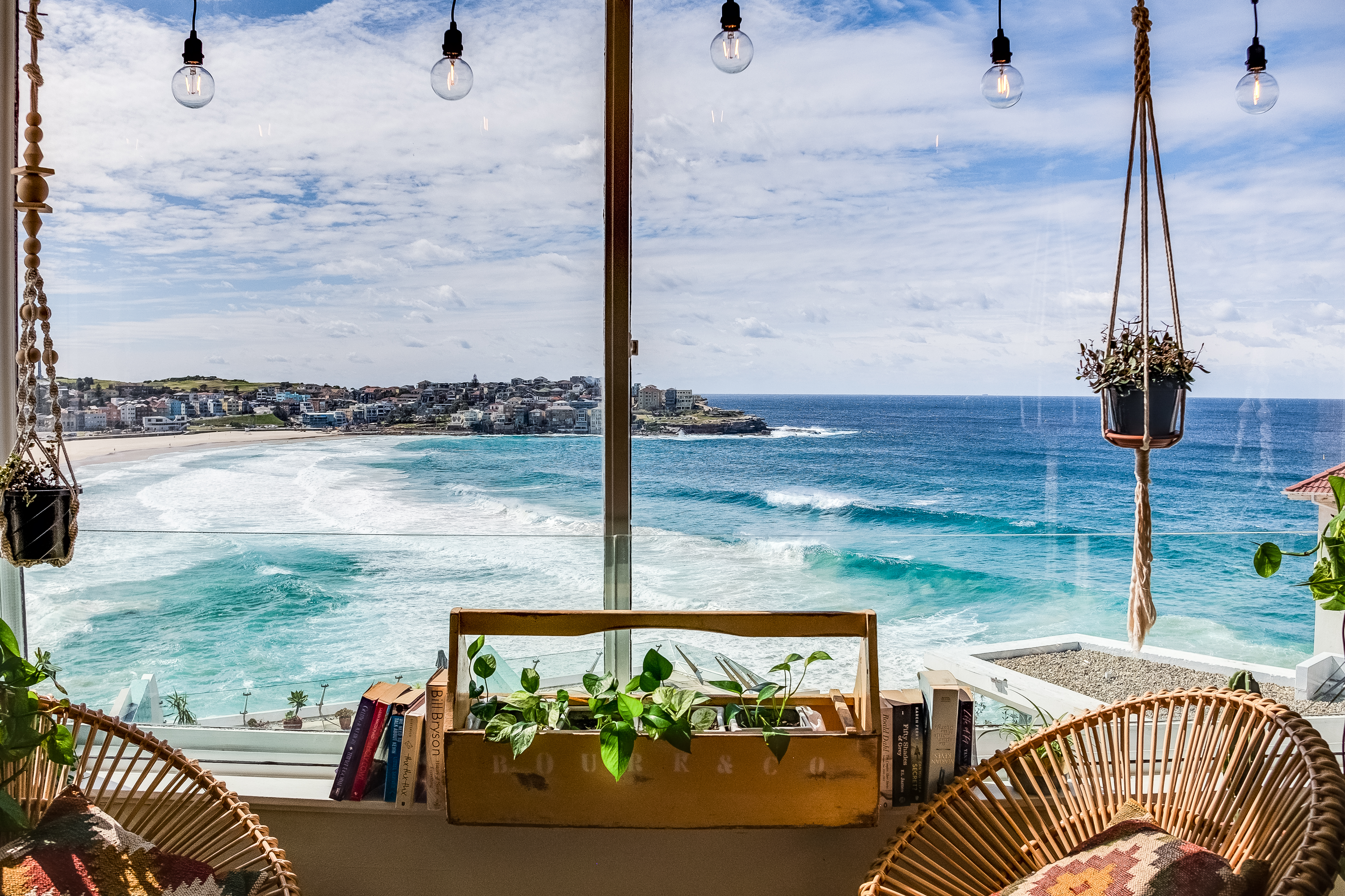 ★ Sub-Penthouse Beach View ★ by Sydney Dreams ★