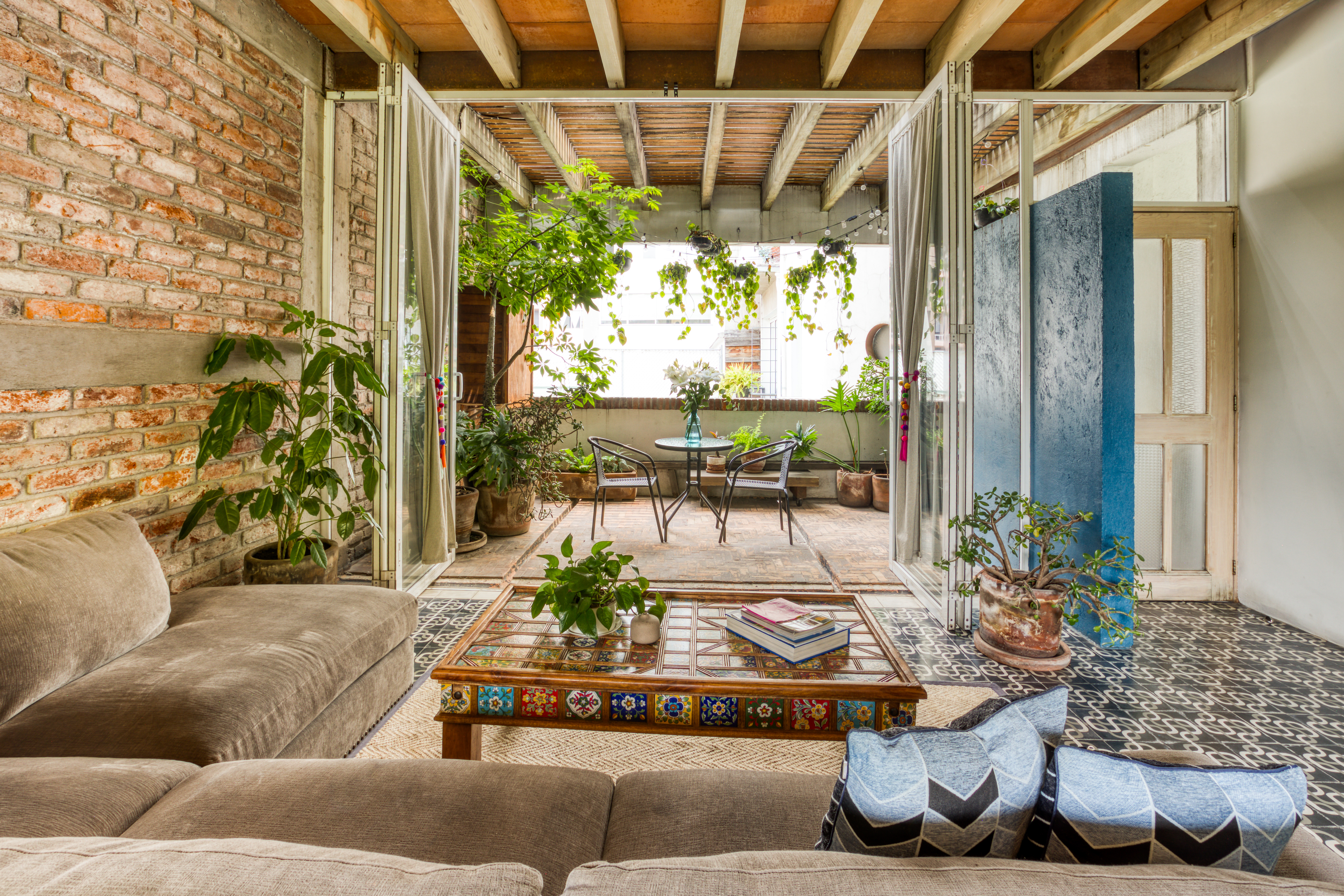 Pretty Pretty Pretty Apt Indoor-Outdoor Space Roma