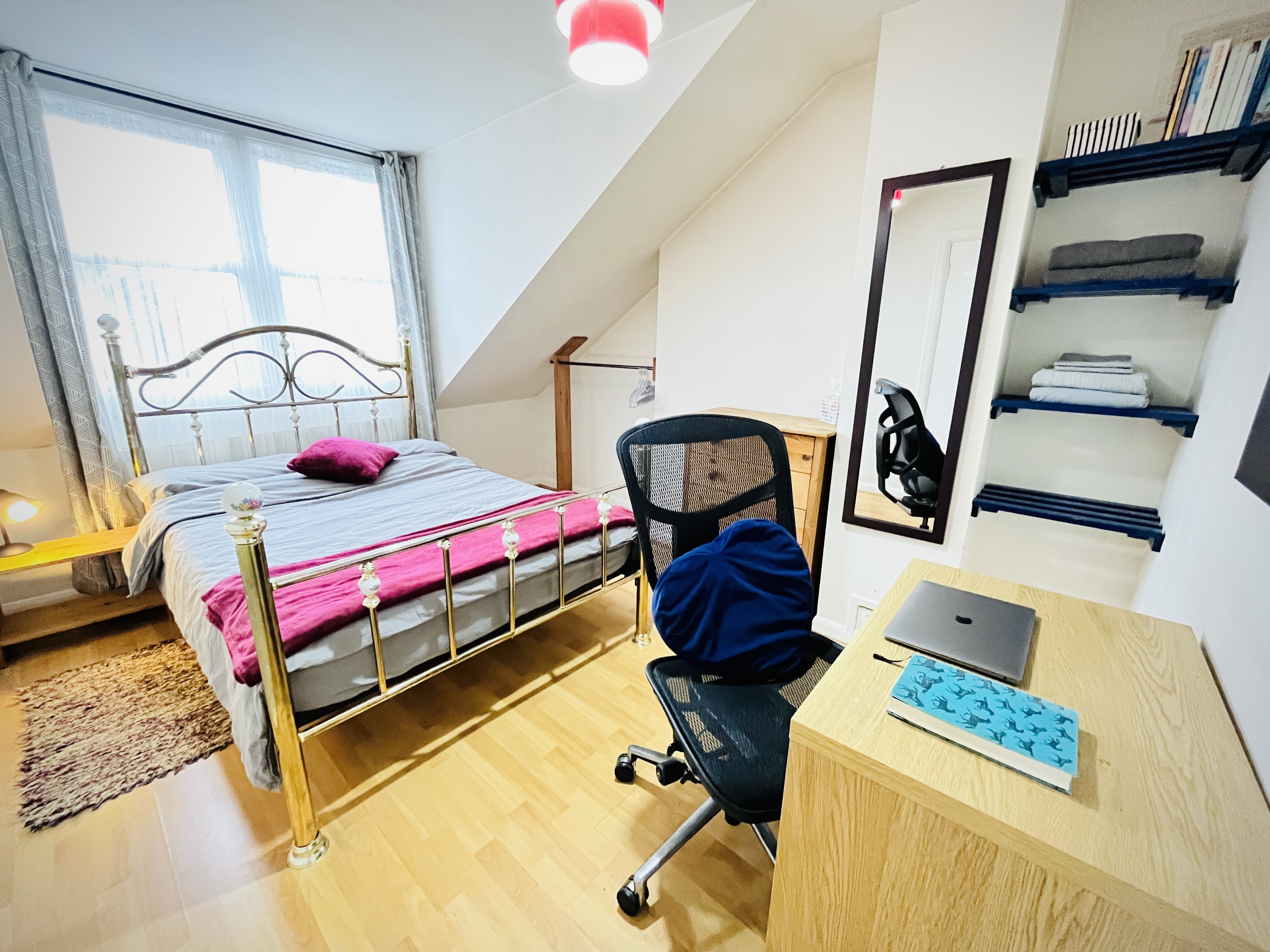 Central to London Double | Ideal Study & Transport in Islington, London