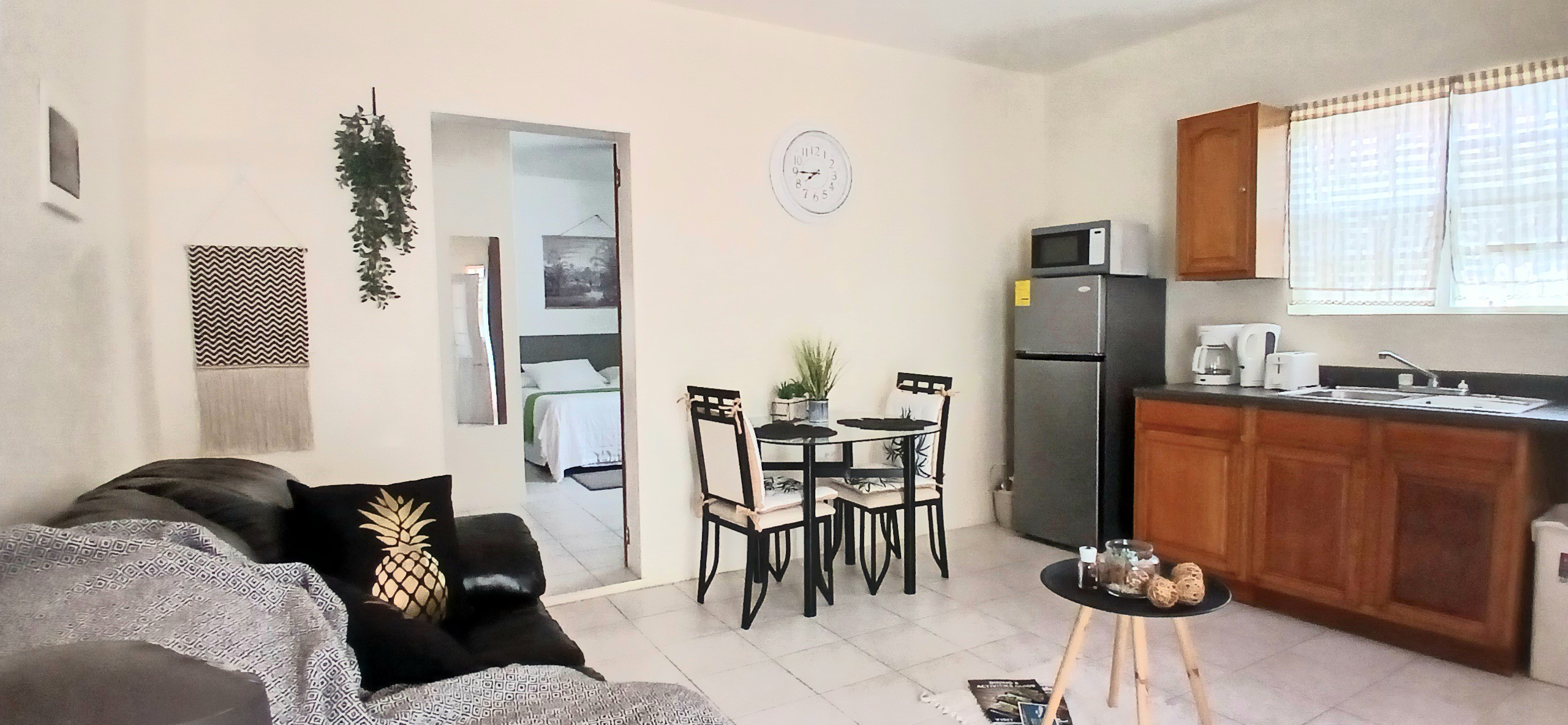Cole Bay Gem: Perfect Location Near Marinas & More