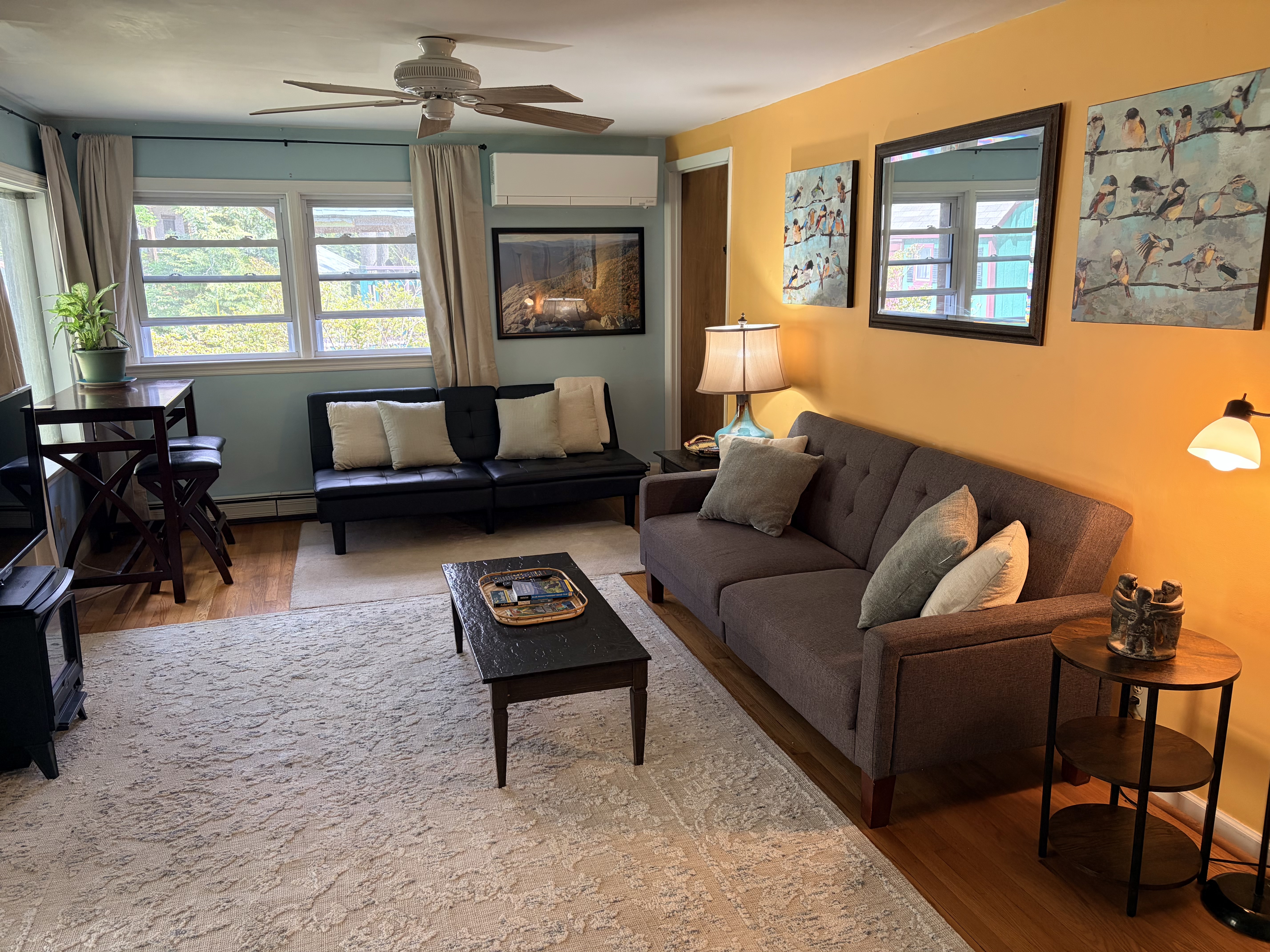 Private Cottage-2 miles North of downtown Aville in 28804, Asheville