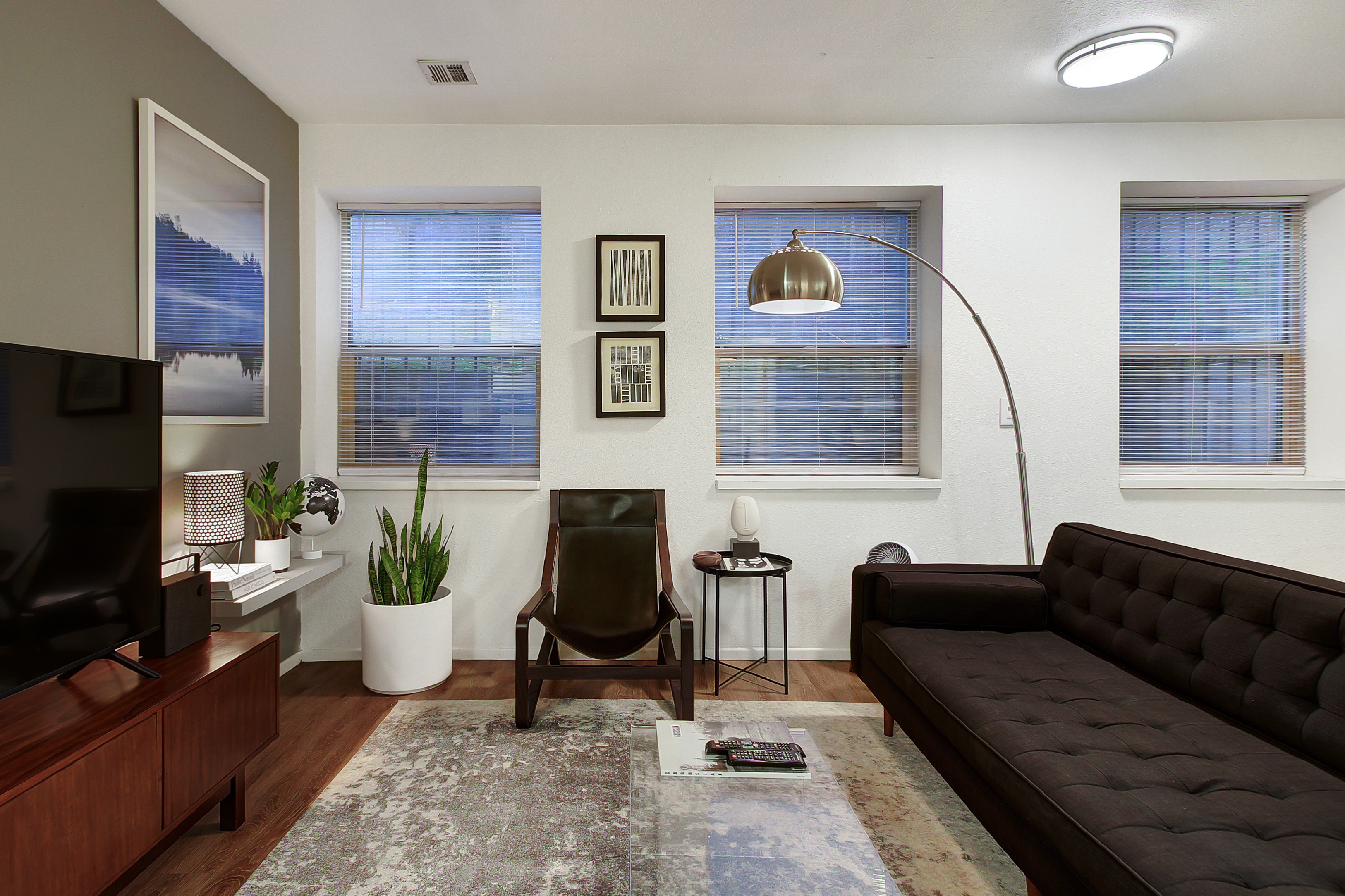 Cozy & Chic Capitol Hill Retreat