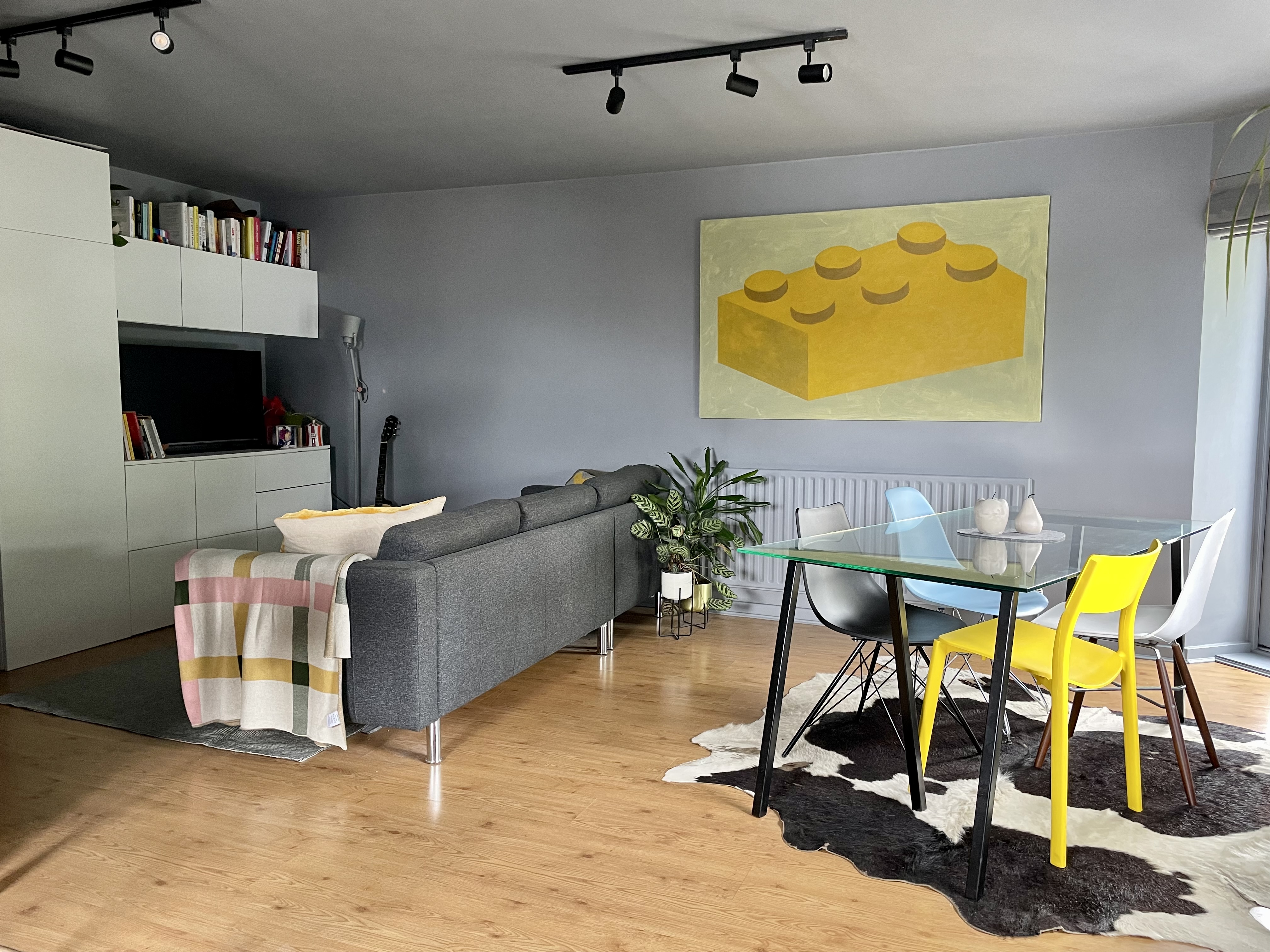 Spacious one bed flat moments from Victoria Park