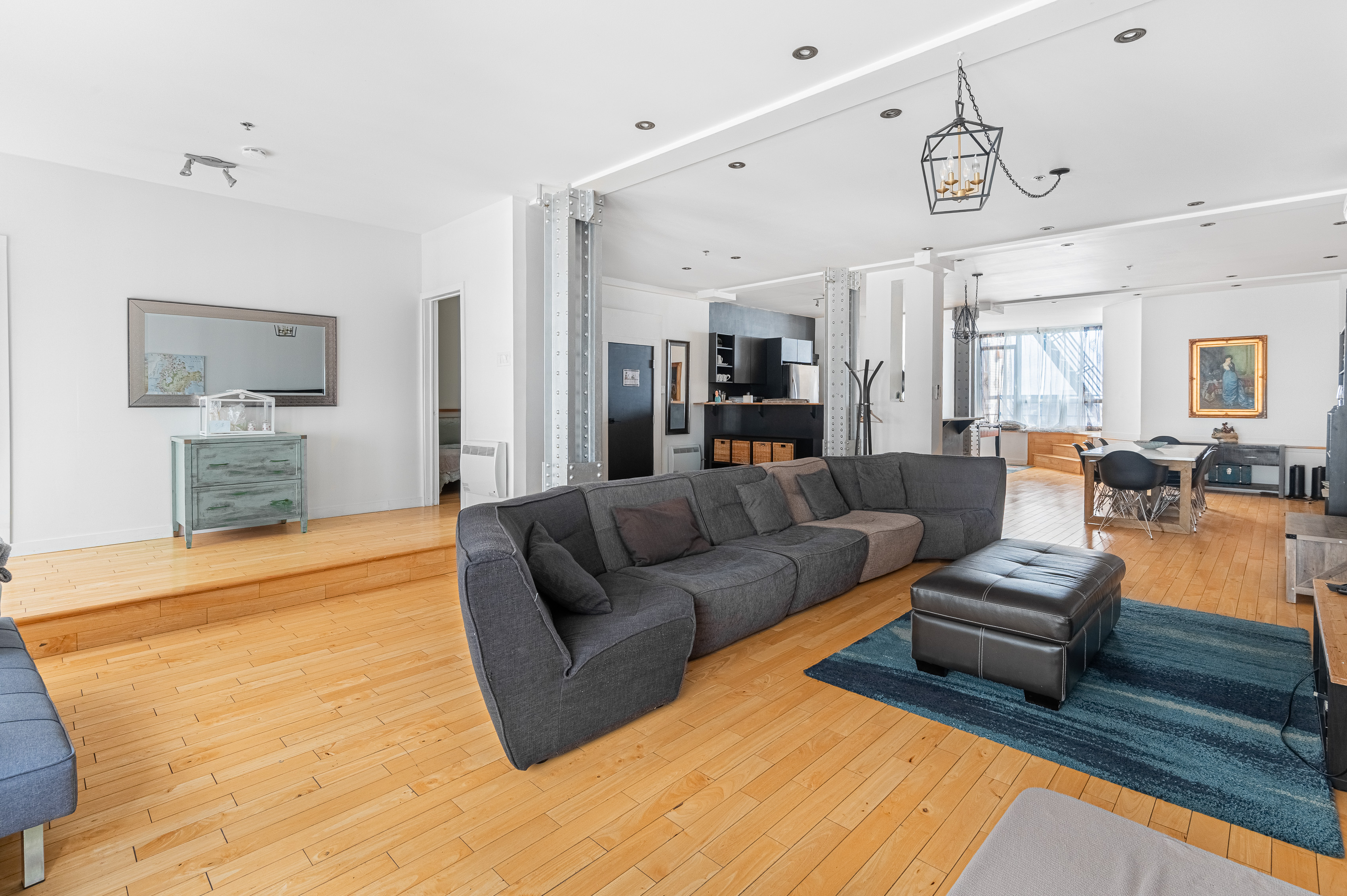 Huge Luxury Montreal Old Port apartment