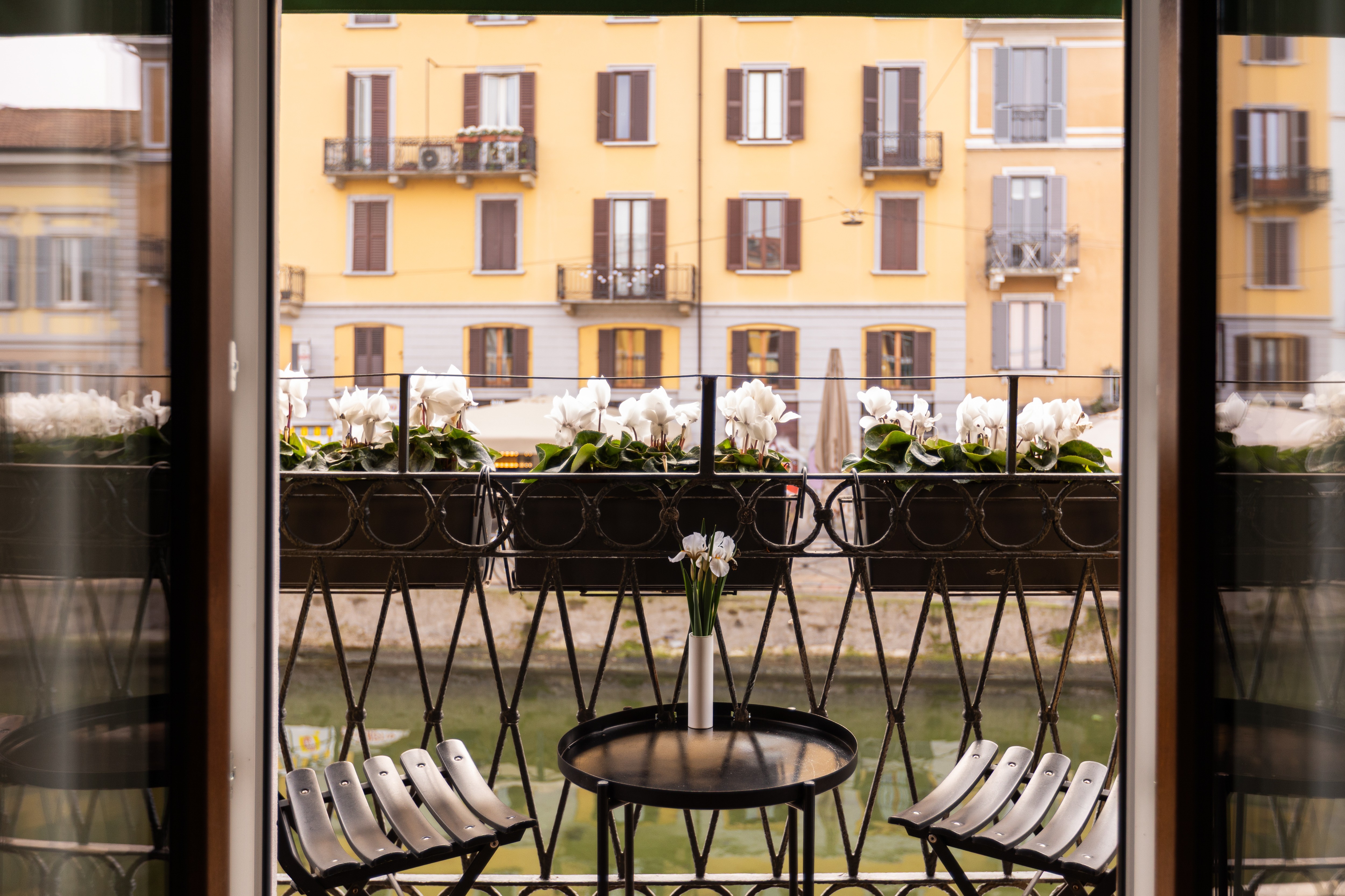 Milan Stay - Canal View