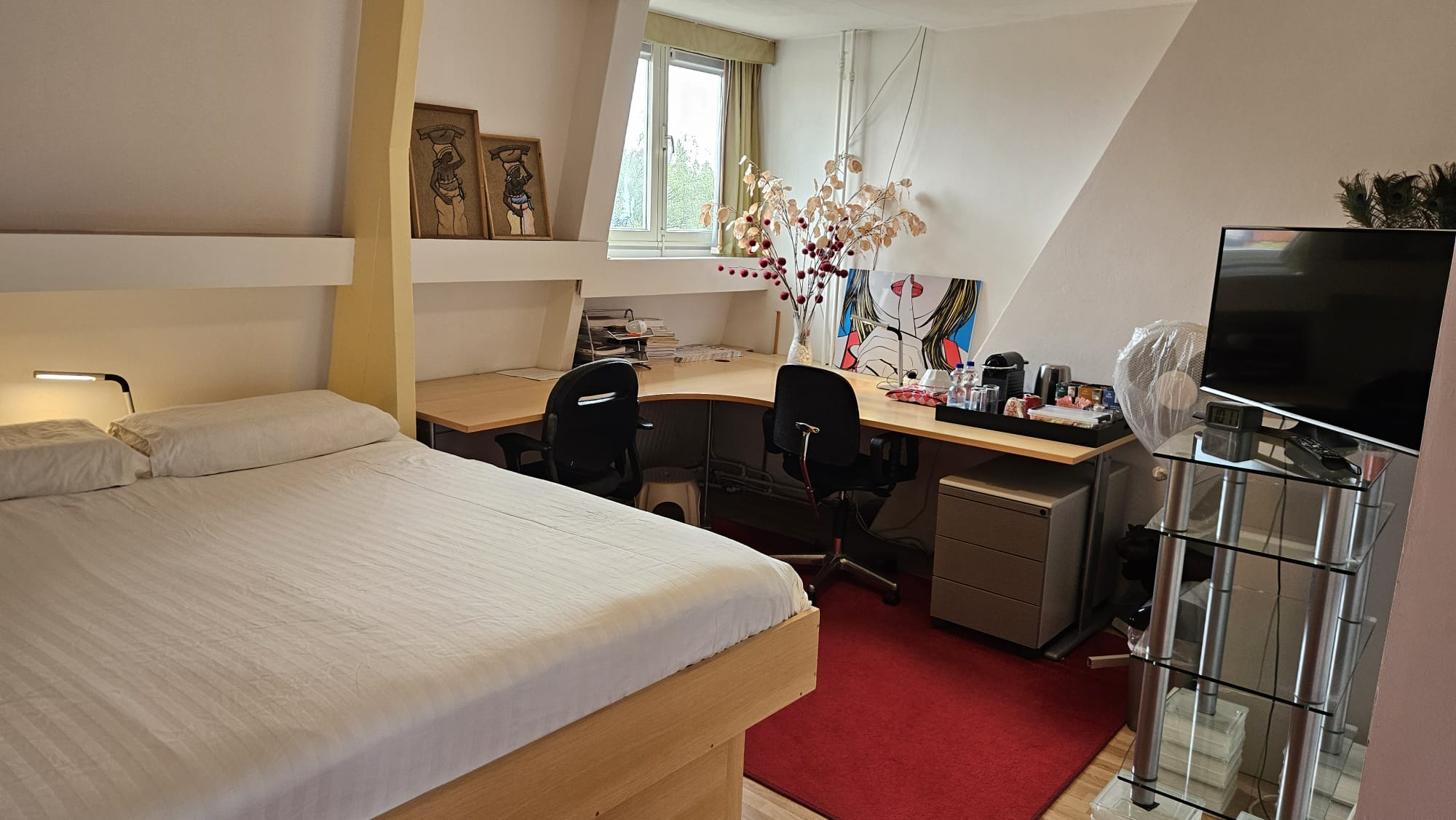 Nice 45m2 private room with shower & roof terrace