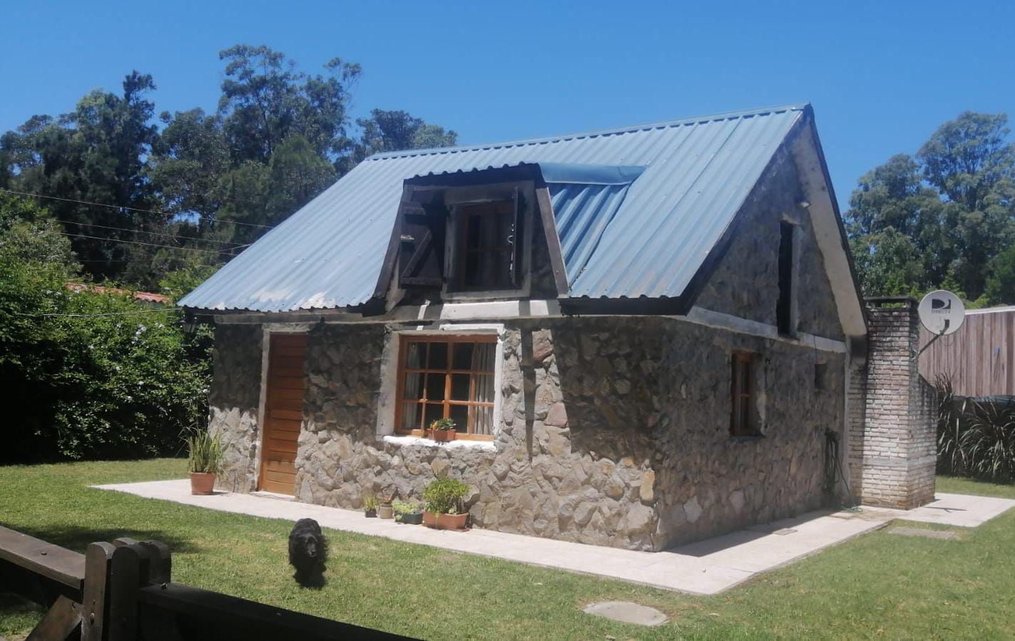 Cabañita de stone in El Tesoro