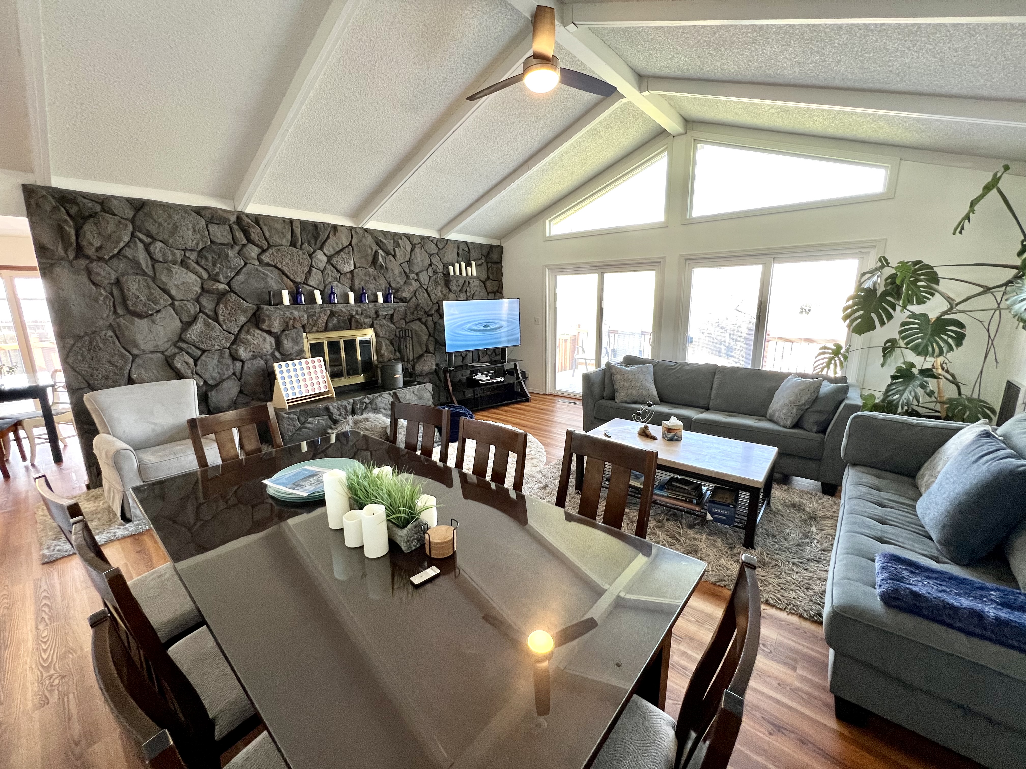 Executive-Deck-PingPong-Bikes-Sleeps5-8-Kingsuite