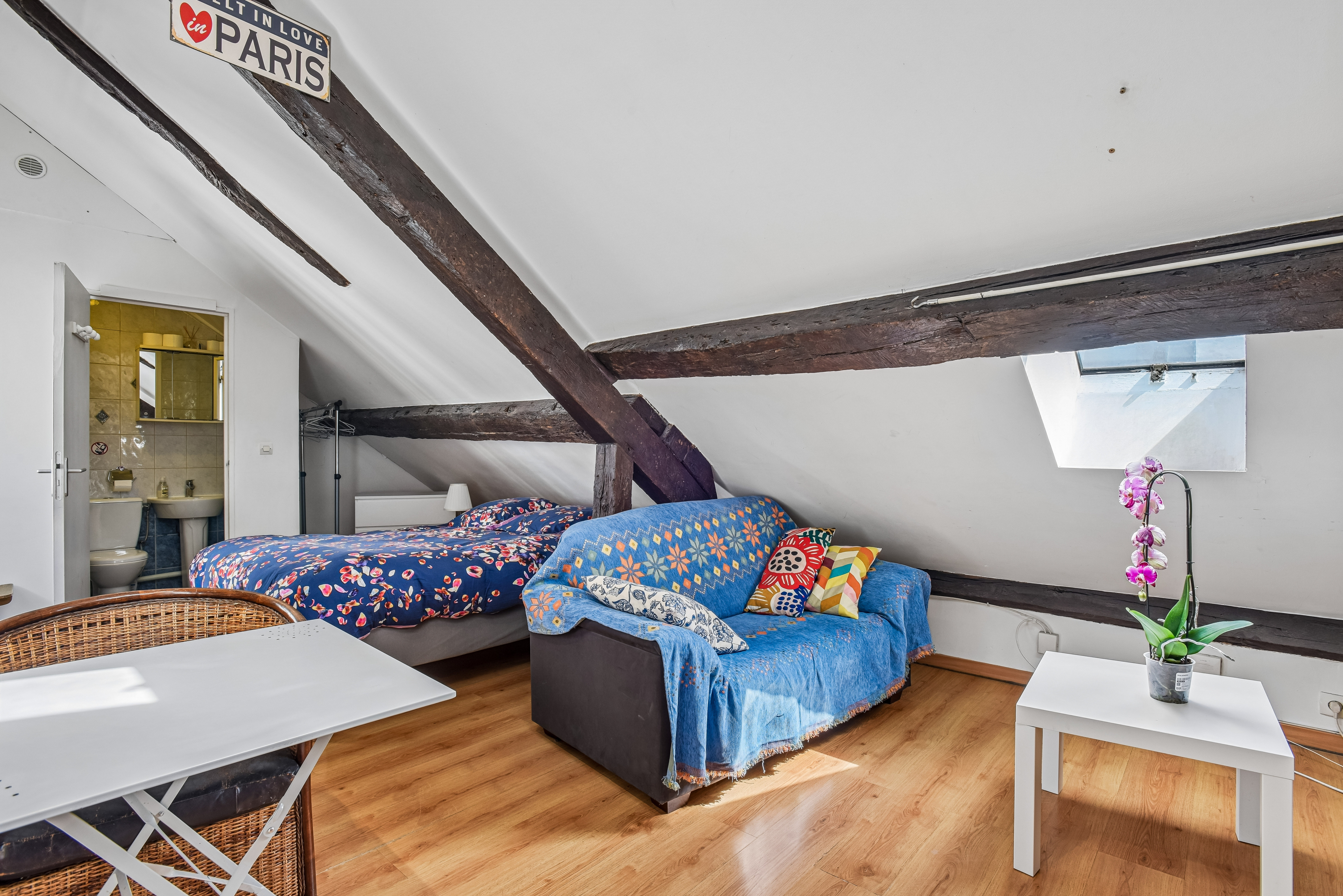 beautiful studio paris 10 near Republic Square