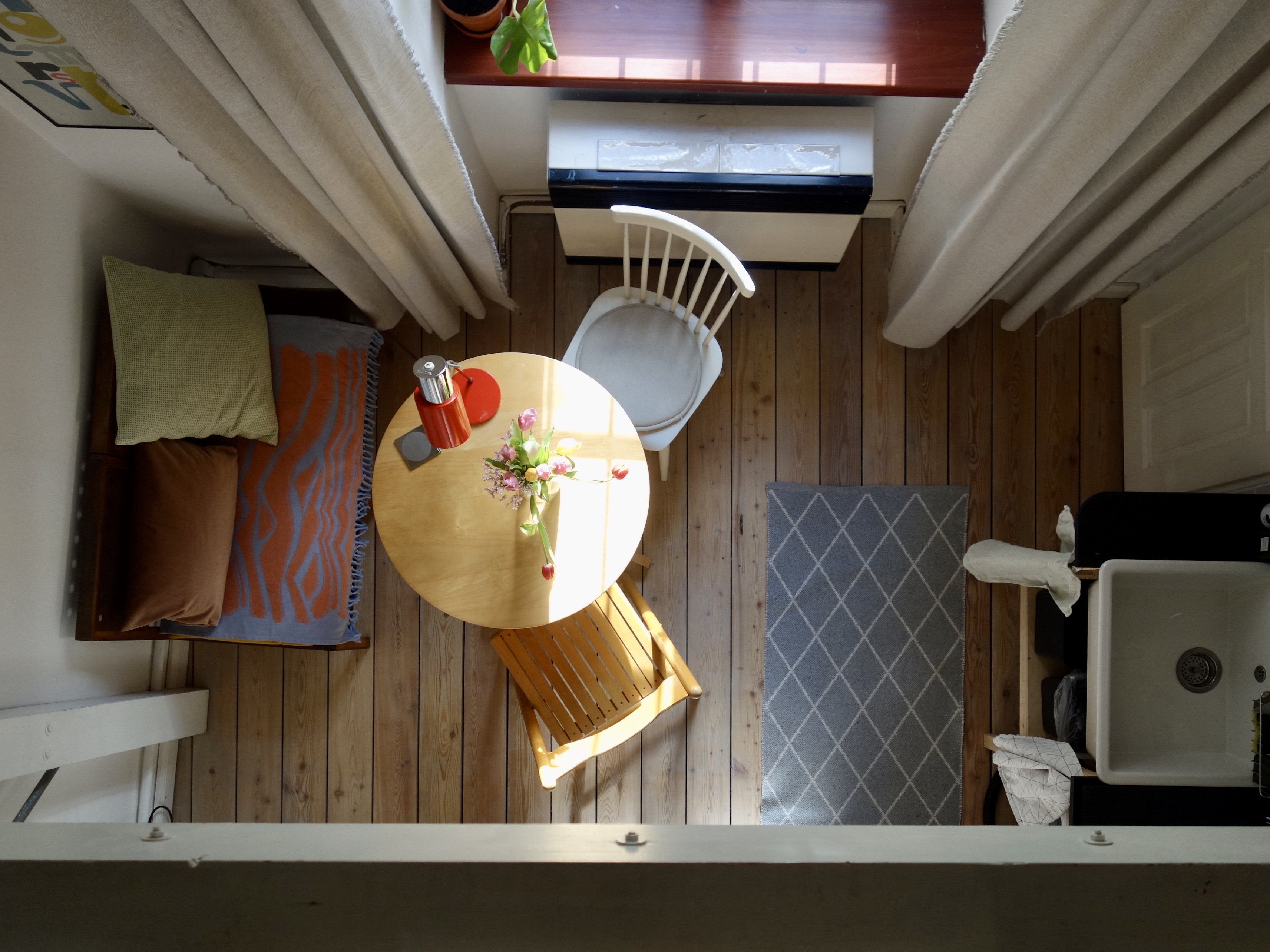 Cozy studio in favourite district+backyard&parking