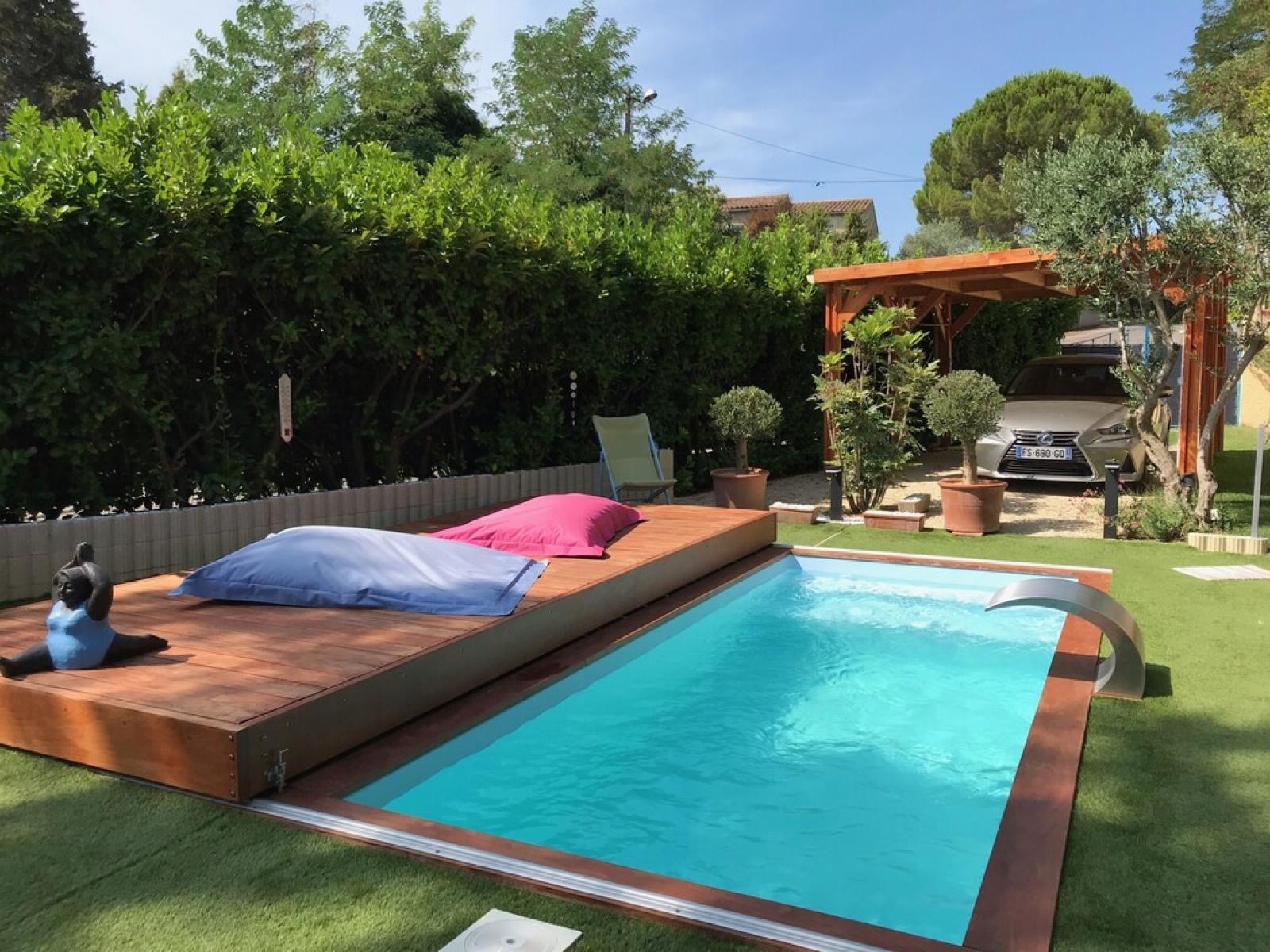 Landscape cocoon, hot tub or pool, billiards, fitness