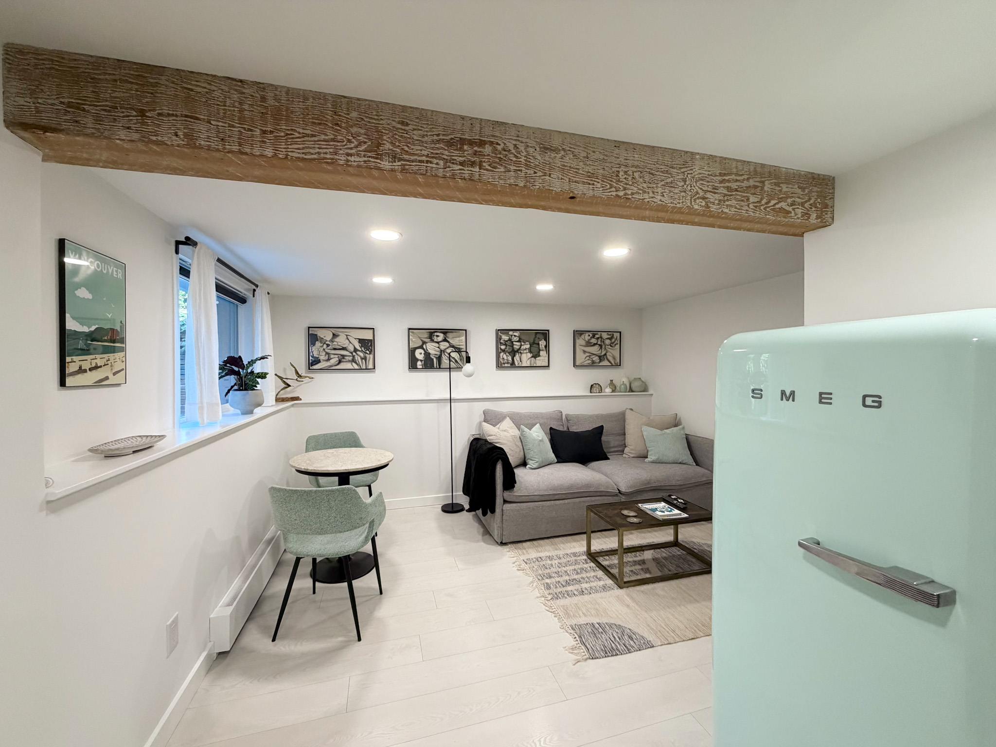 1 Bed Modernist Garden Suite- Two Bikes Included!