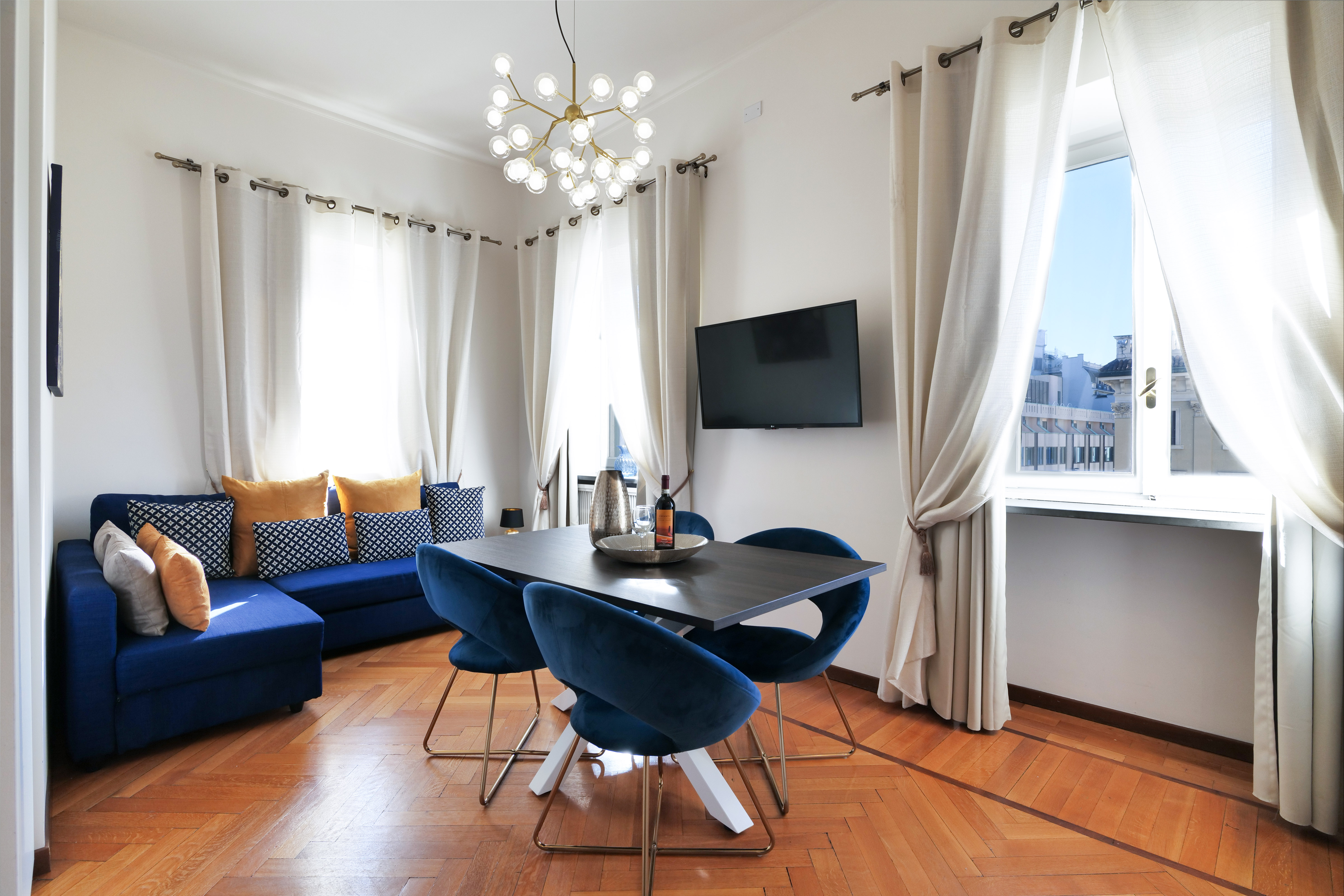DUOMO Luxury in Prestigious Building Gold