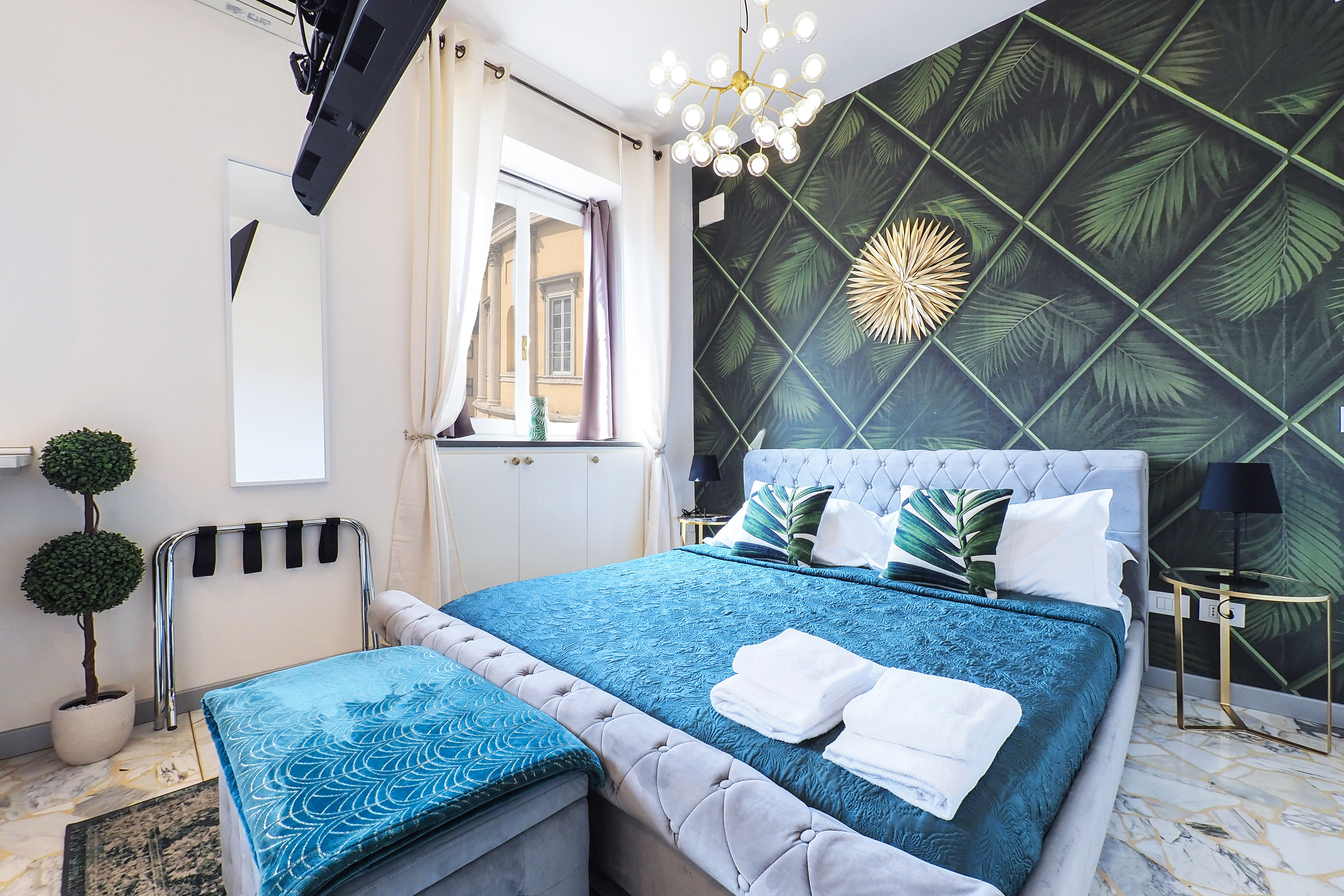 DUOMO Luxury in Prestigious Building Green