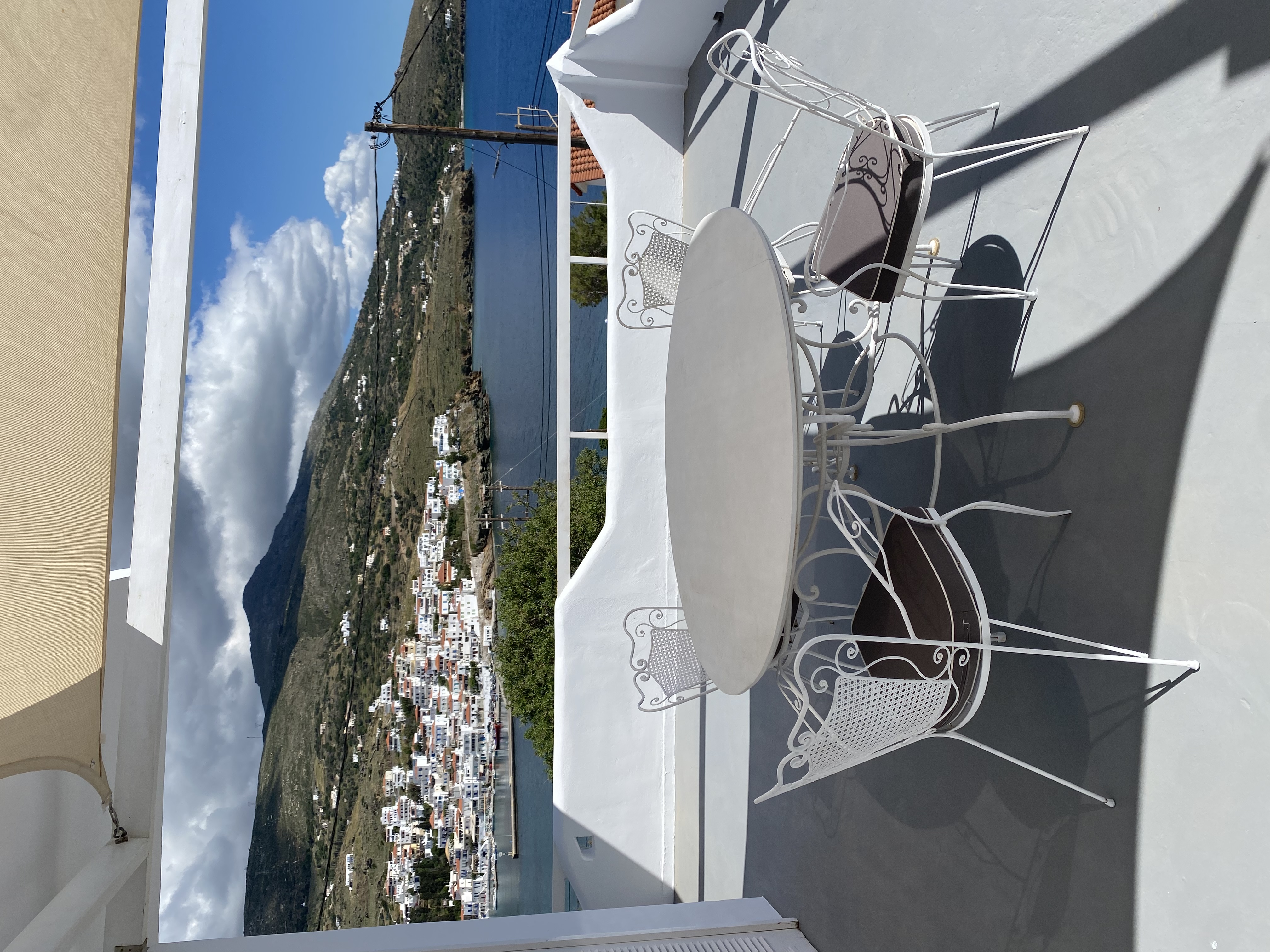 Renovated(2024) sea view ,200m from beach!